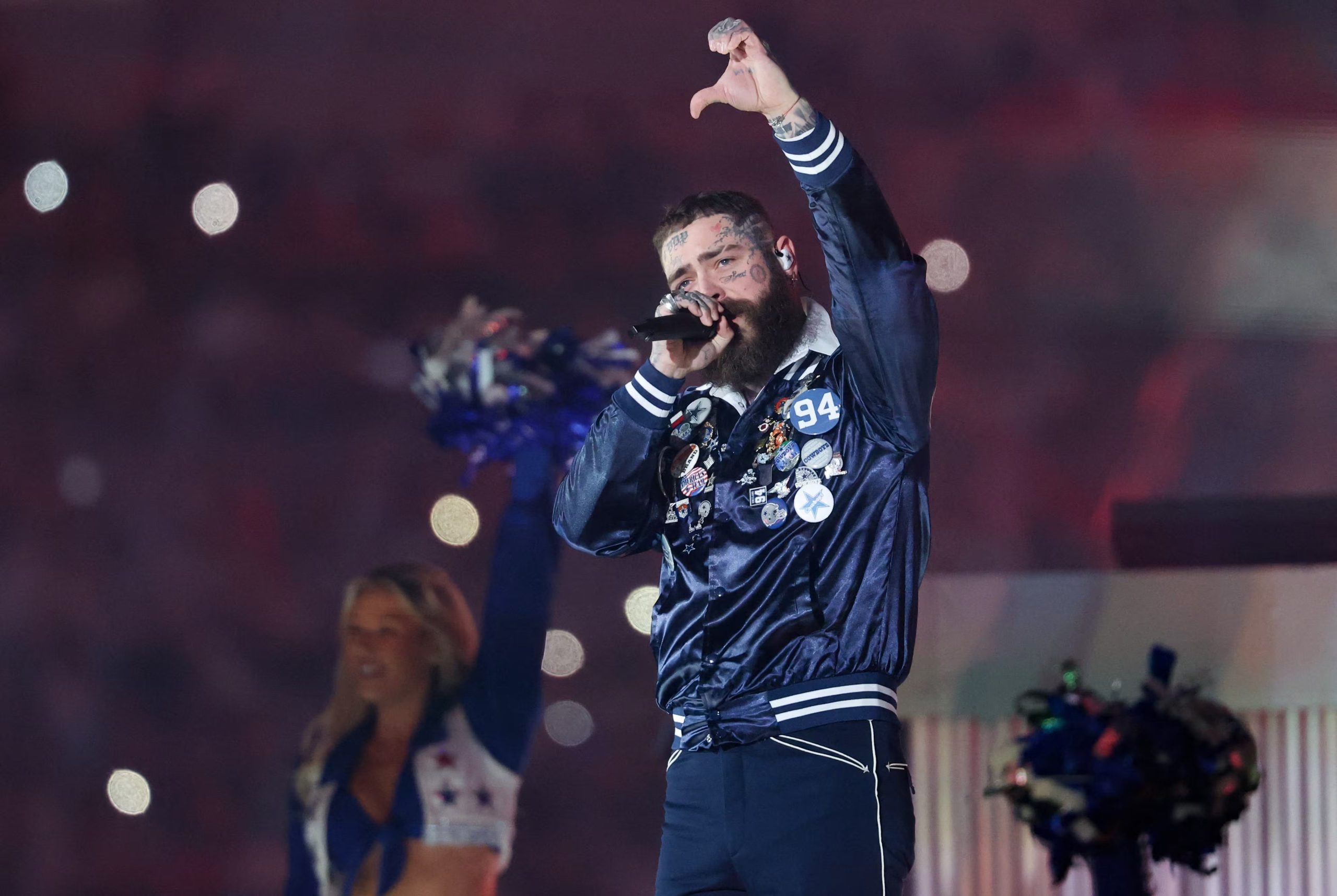 Post Malone aplazó el inicio de su Big Ass Stadium Tour debido a la falta de entradas vendidas en varias ciudades (Kevin Jairaj-Imagn Images)
