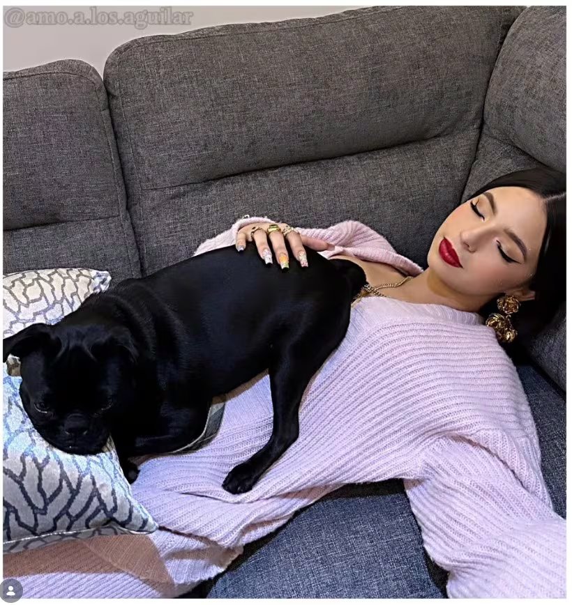 Ángela Aguilar expresó su dolor por la pérdida de Chancho con un mensaje emotivo en Instagram que recibió miles de reacciones (IG)