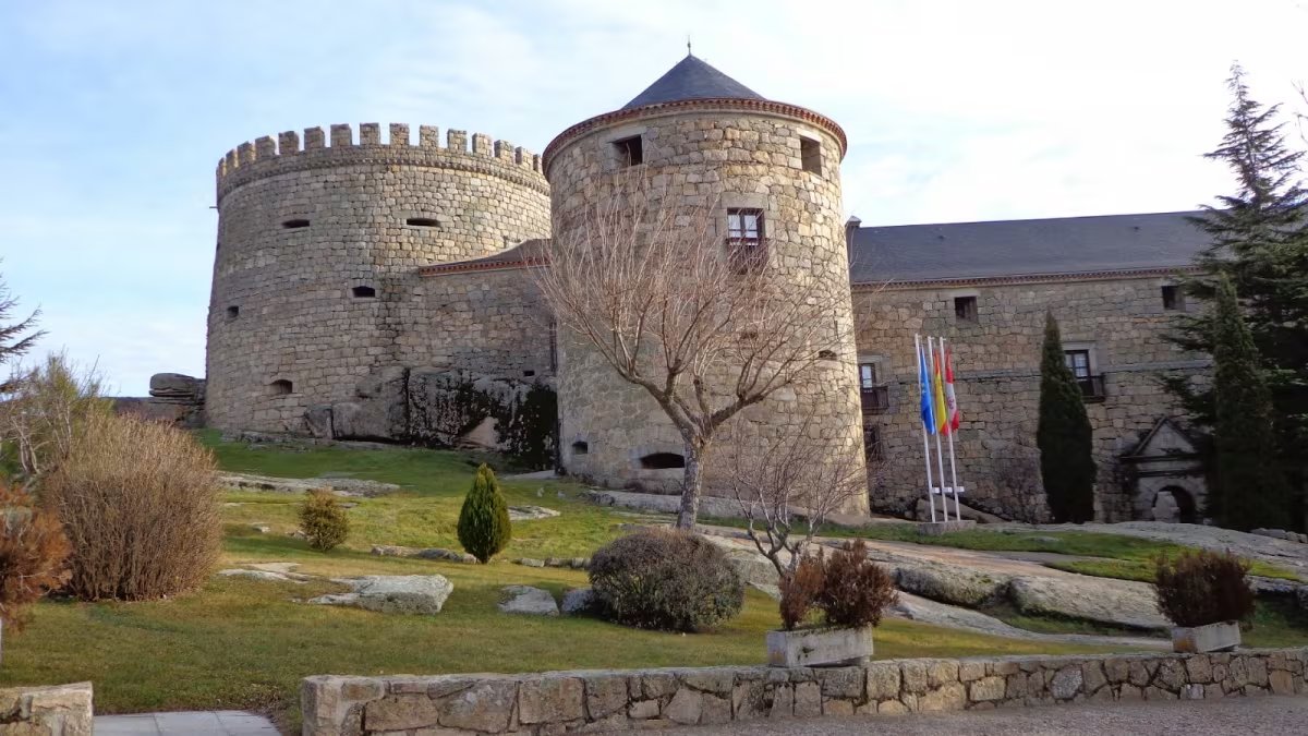 Castillo - Palacio de Magalia, en Ávila (Turimo Las Navas del Rey).