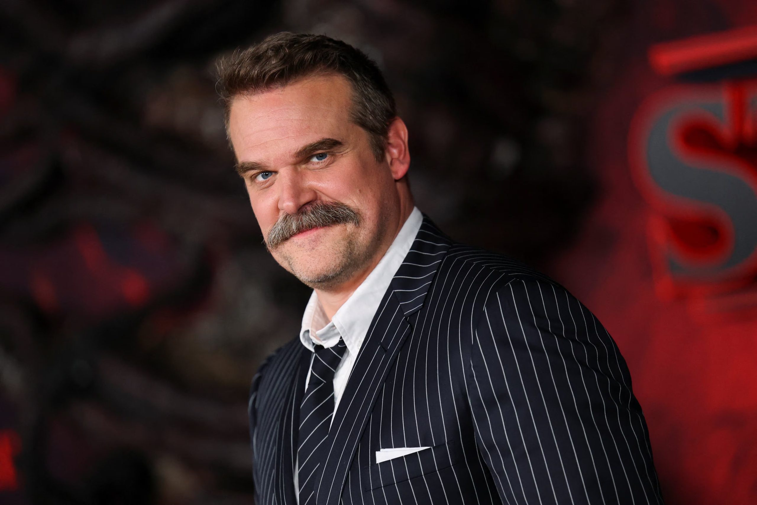 David Harbour en la premiere de la última temporada de 'Stranger Things'. REUTERS/Daniel Cole