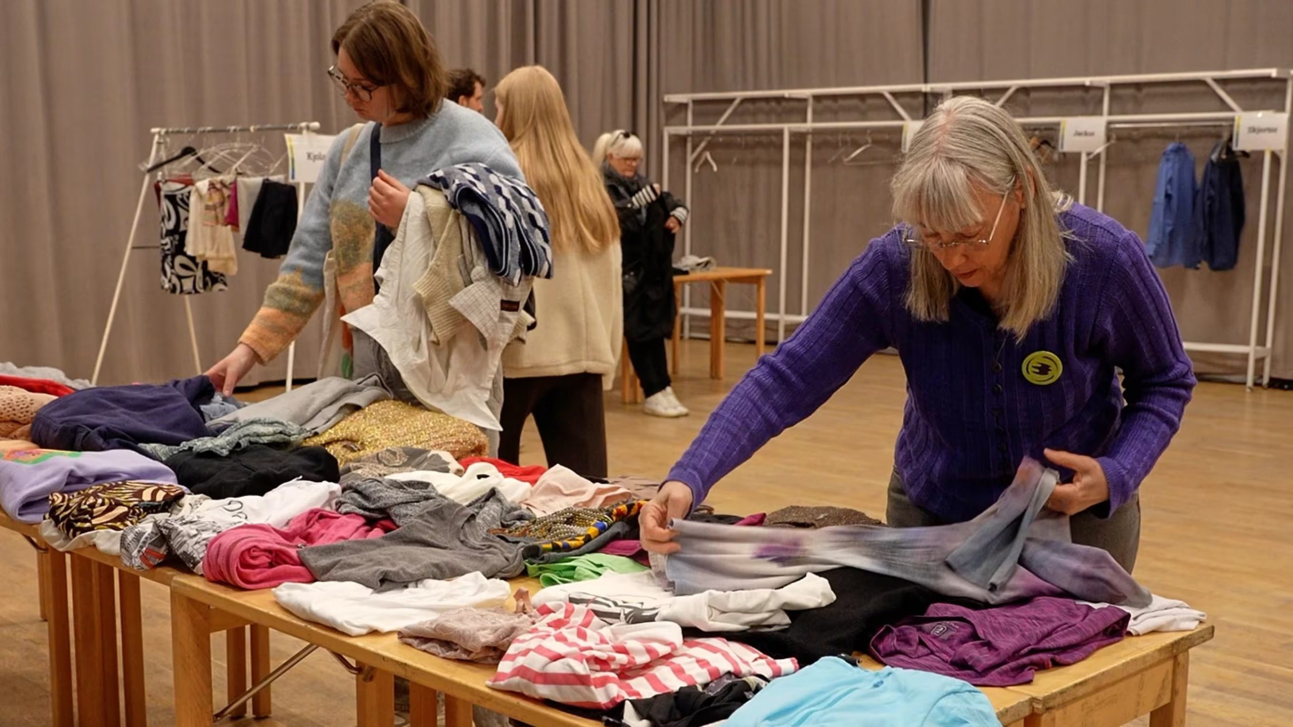 Las ventas de ropa usada de lujo se multiplicaron por cinco entre finales de 2025 y principios de 2026, mostrando el auge de artículos de marcas de lujo (Foto AP/Chisato Tanaka)