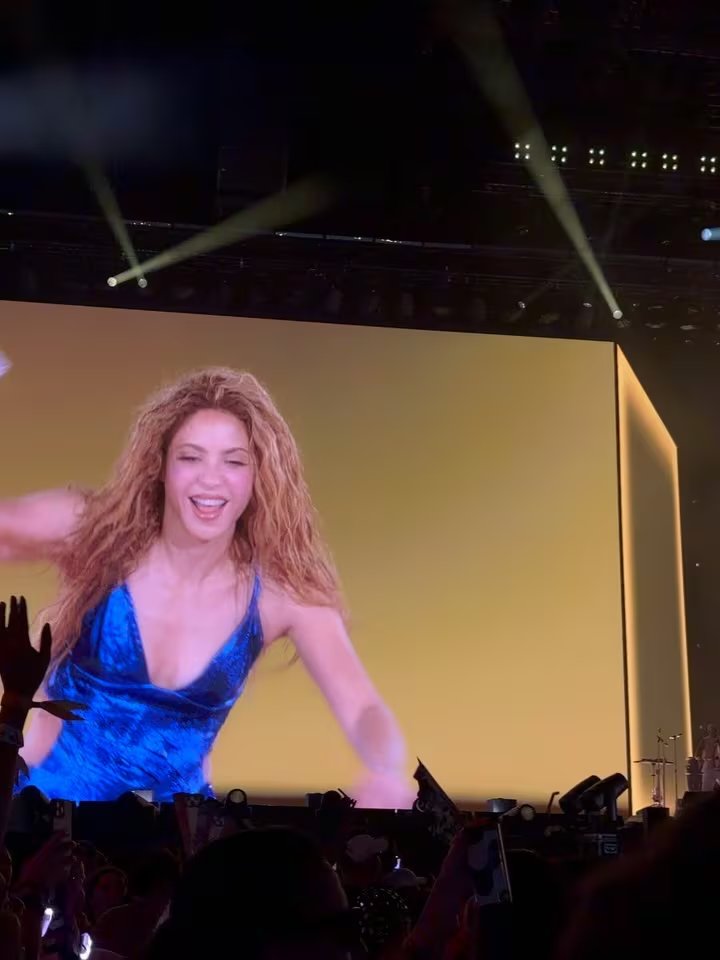 En un evento multitudinario, Zaira mostró su alegría y estilo durante el recital de Shakira