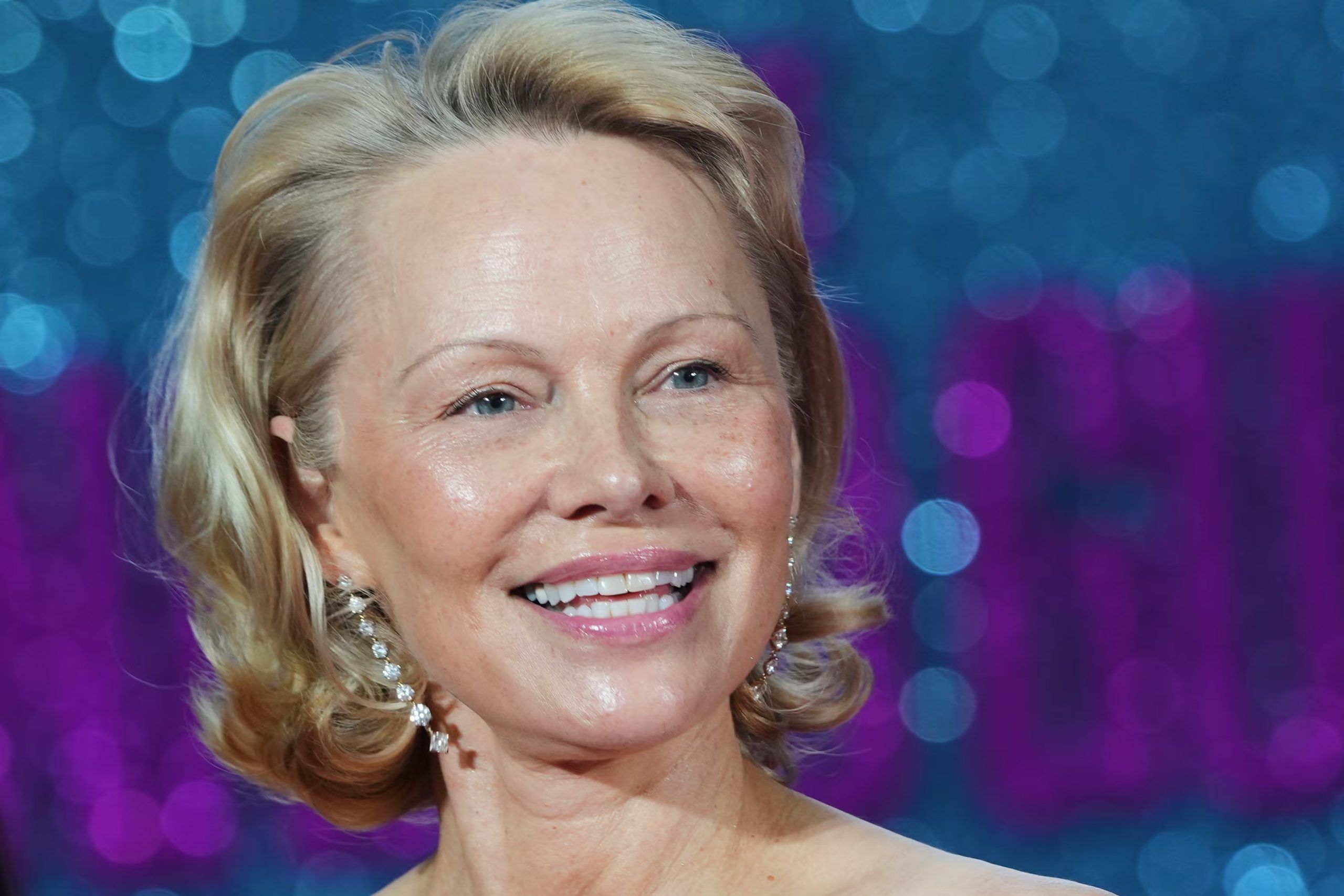 Pamela Anderson destaca su motivación por desafiarse con roles diversos y buscar personajes alejados de su propia personalidad (Foto AP/Kirsty Wigglesworth)