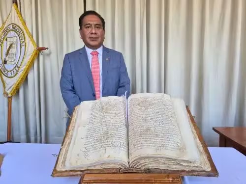 Los manuscritos forman parte de antiguos “libros becerro” conservados durante siglos. Andina
