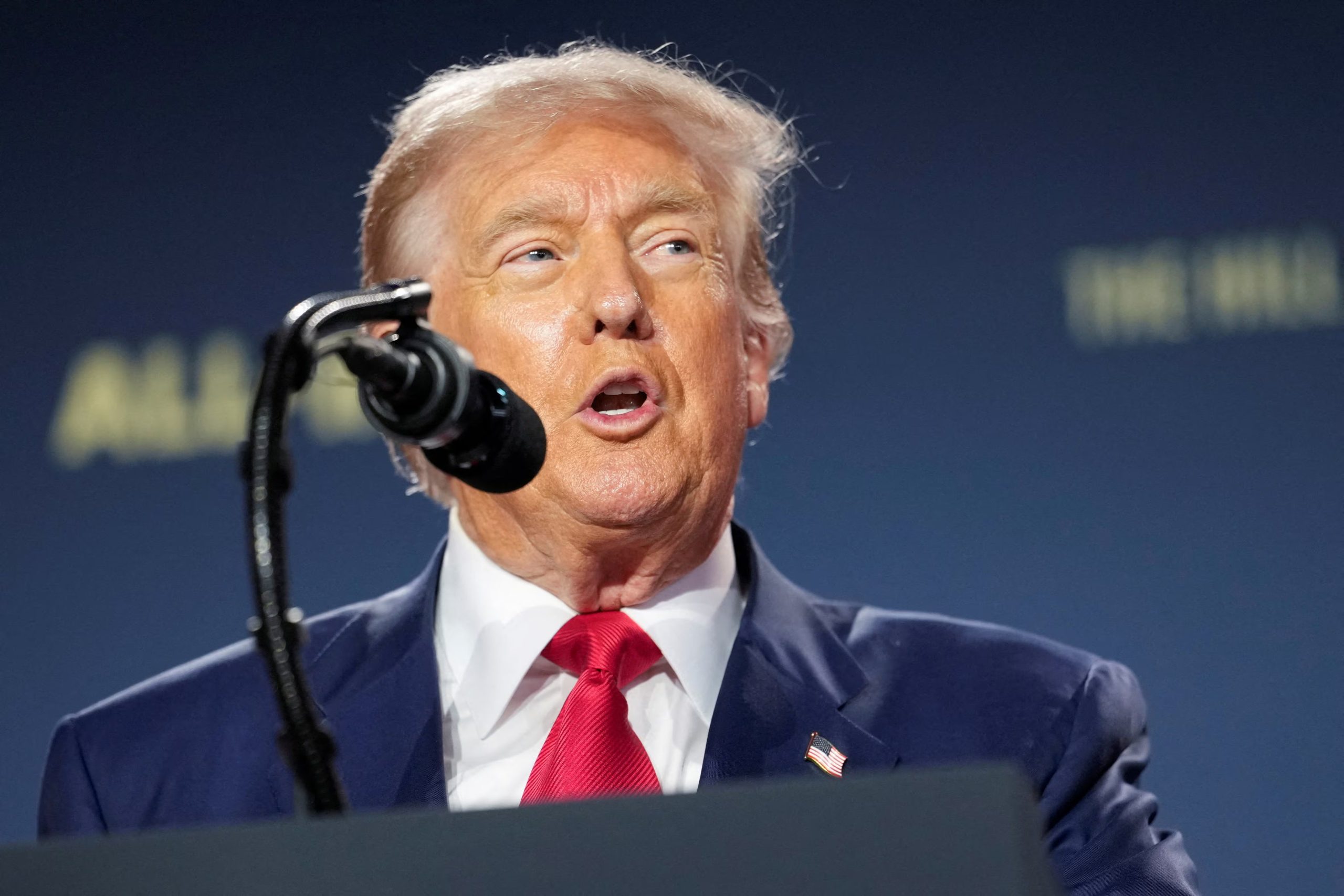 Horas antes de la reunión en Suecia, Trump sorprendió además a los socios de la alianza con el anuncio de un nuevo despliegue militar hacia Polonia (REUTERS)