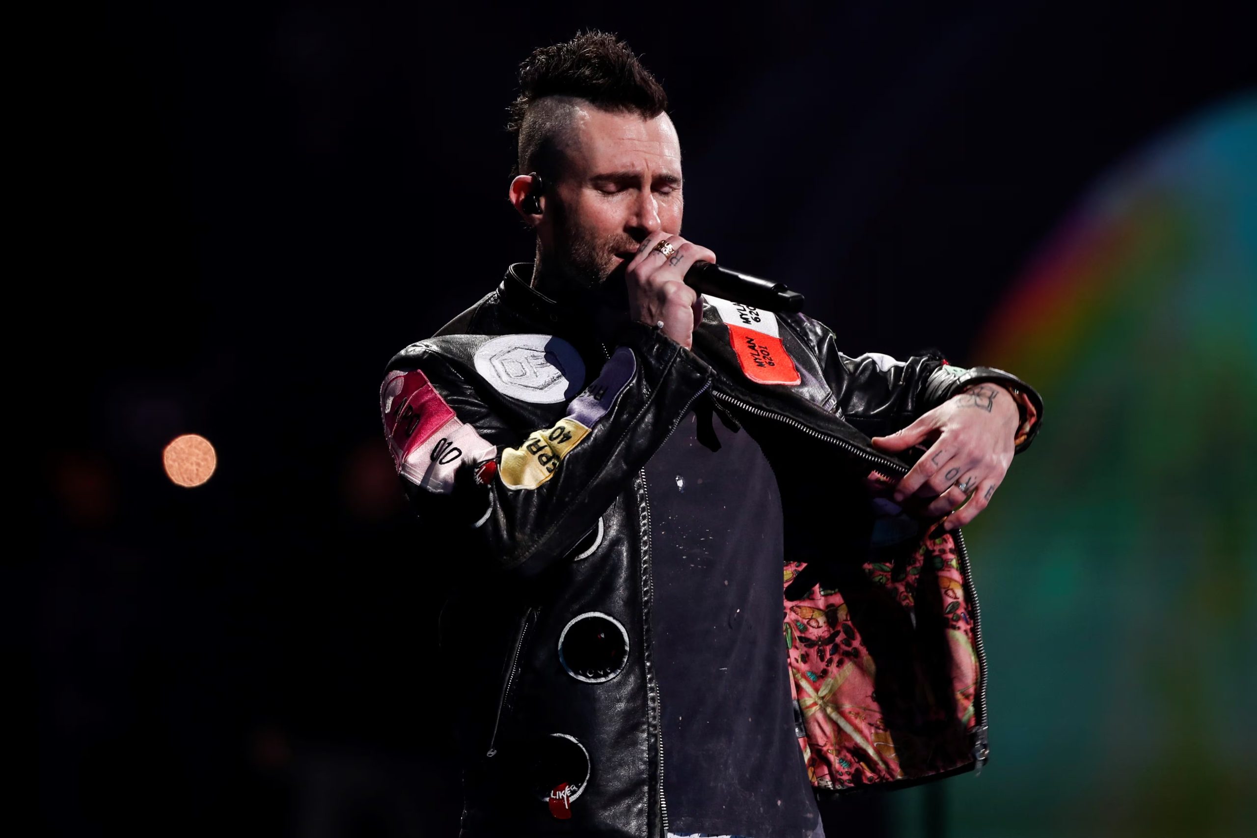 Adam Levine, vocalista de la banda estadounidense Maroon 5, en una fotografía de archivo de su gira en 2020 por tierras mexicanas. EFE/Alberto Valdés