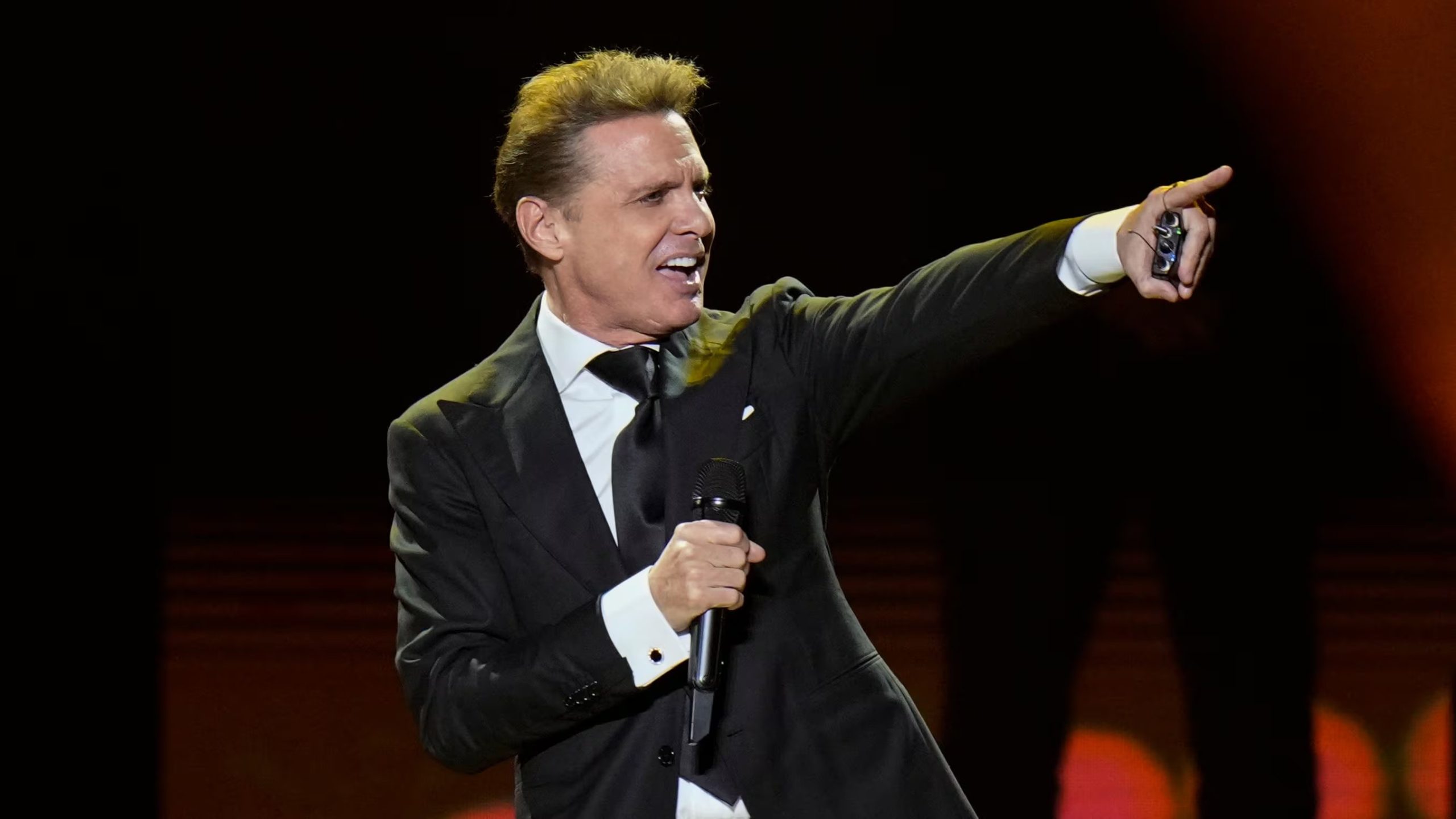 Martha Figueroa afirma haber confirmado directamente con un colaborador de Luis Miguel que su estado es bueno. - (Foto AP/Eduardo Verdugo)