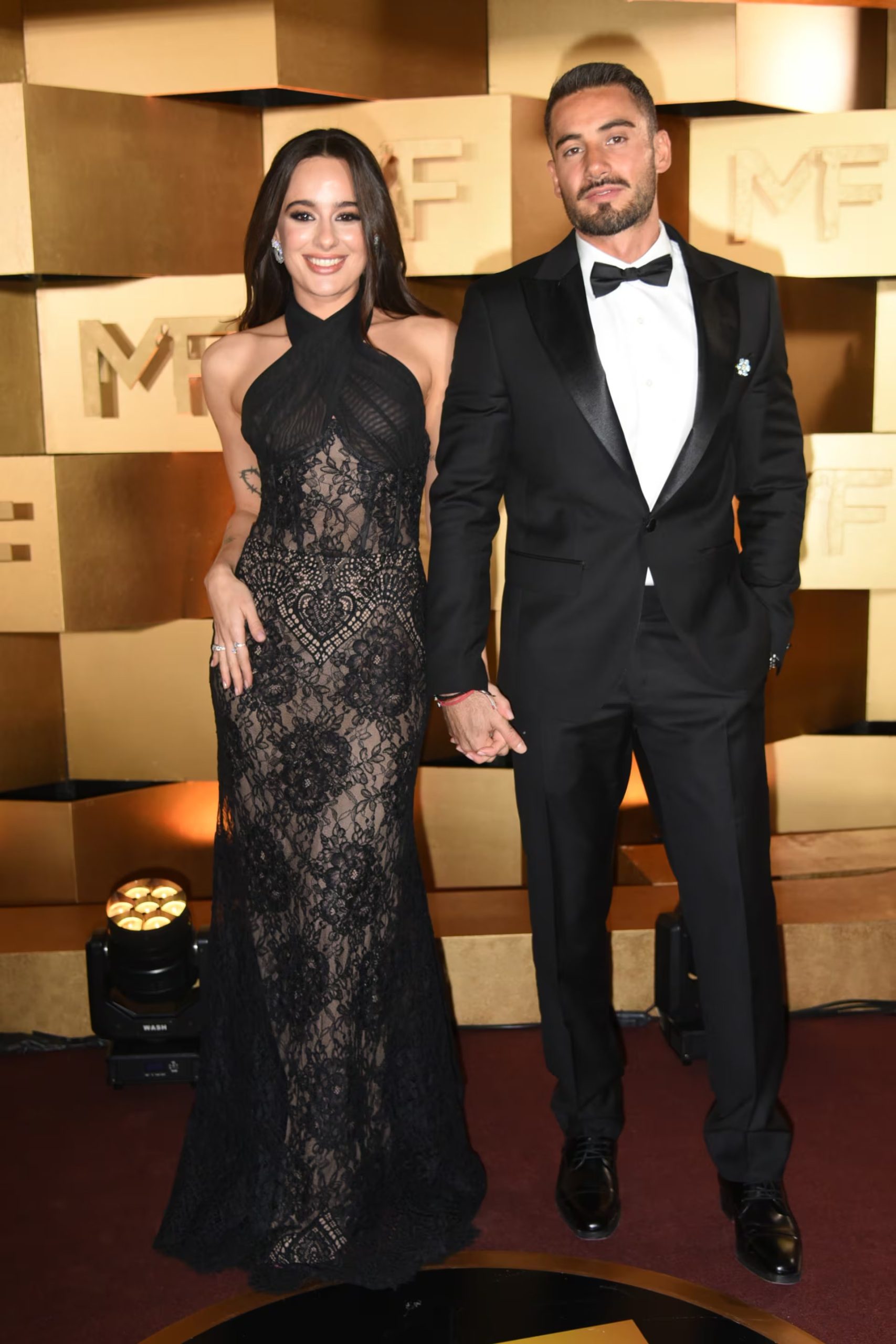 Flor Jazmín Peña y Nico Occhiato desfilaron de la mano en la alfombra roja de la premiación