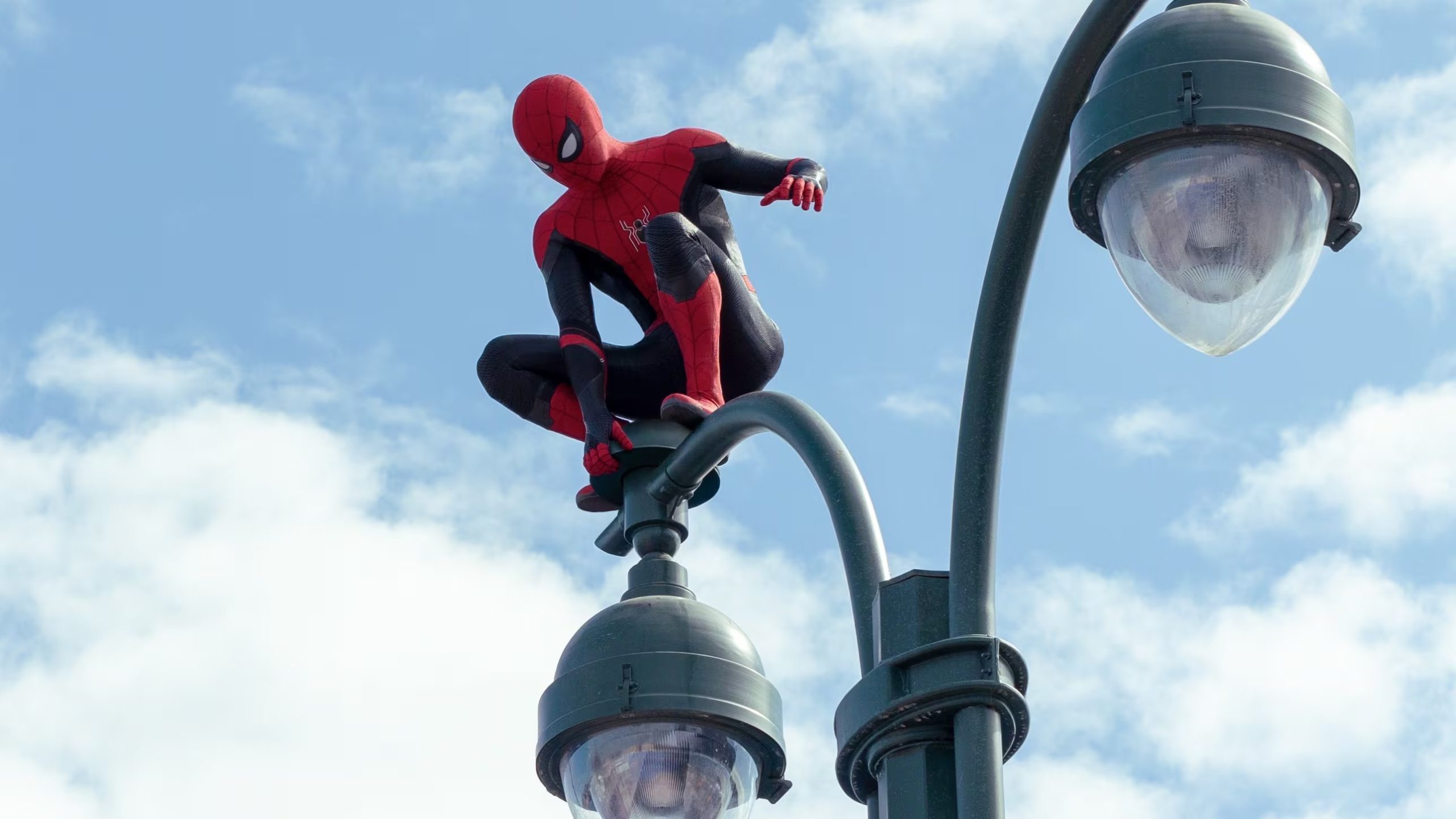 La nueva visión de los hermanos Russo abre nuevas posibilidades narrativas para Spider-Man al integrarlo con mayor profundidad al Universo Cinematográfico de Marvel (EFE/ Matt Kennedy / Sony Pictures/Marvel Studios)