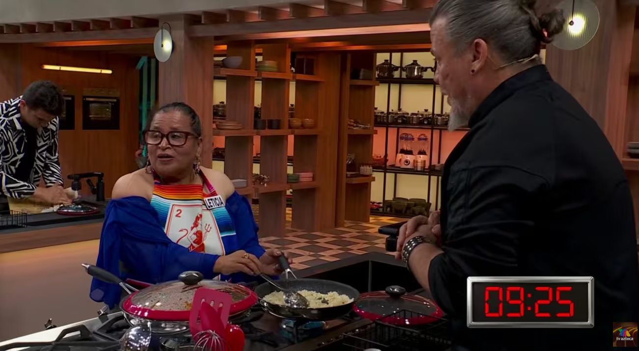 MasterChef 24/7 sorprende a la audiencia con su formato en vivo y una estricta selección: Leticia entregó el delantal en la primera eliminación de la temporada. (Captura de pantalla YouTube MasterChef México)