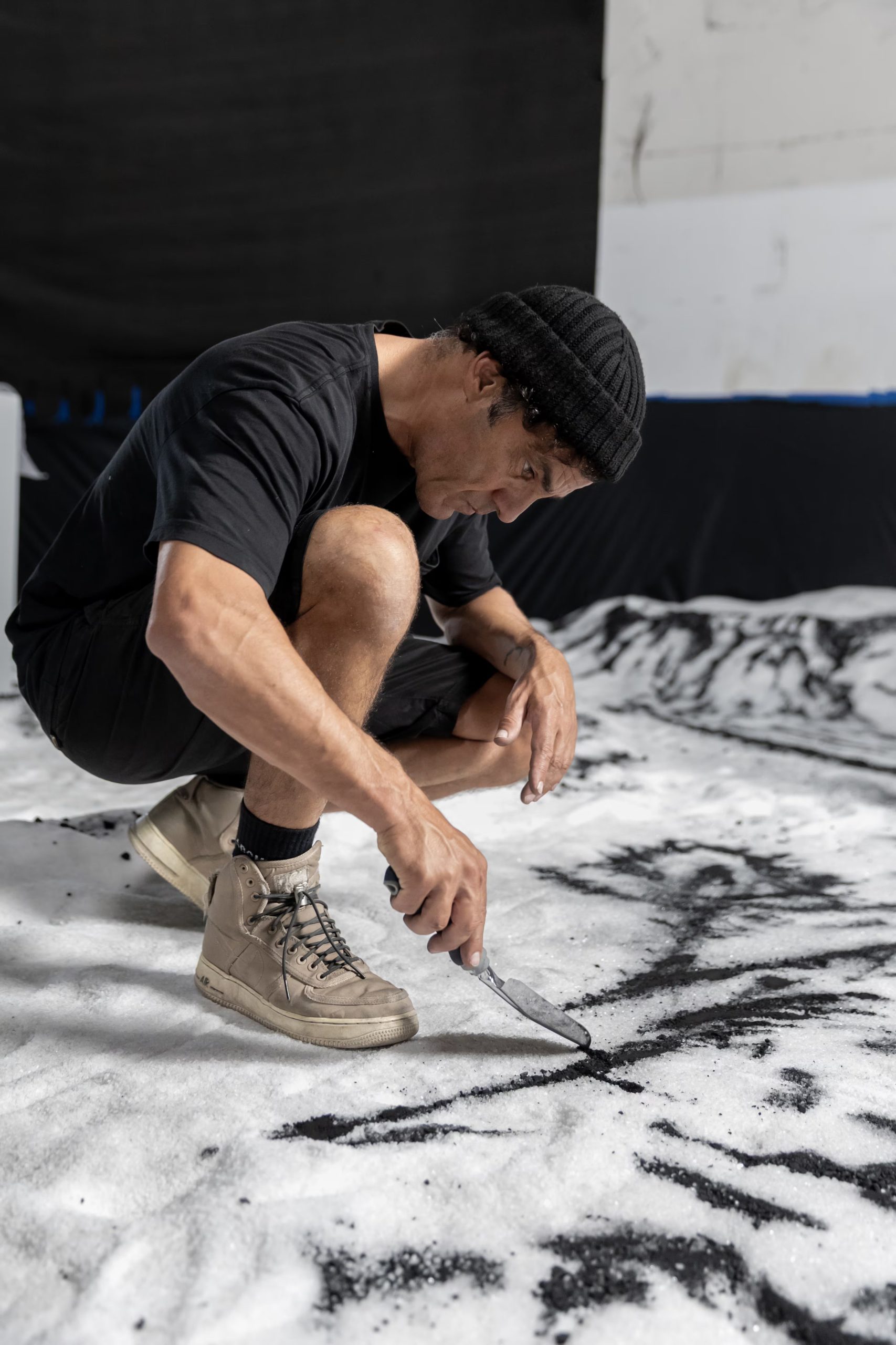 Matías Duville trabajando en 