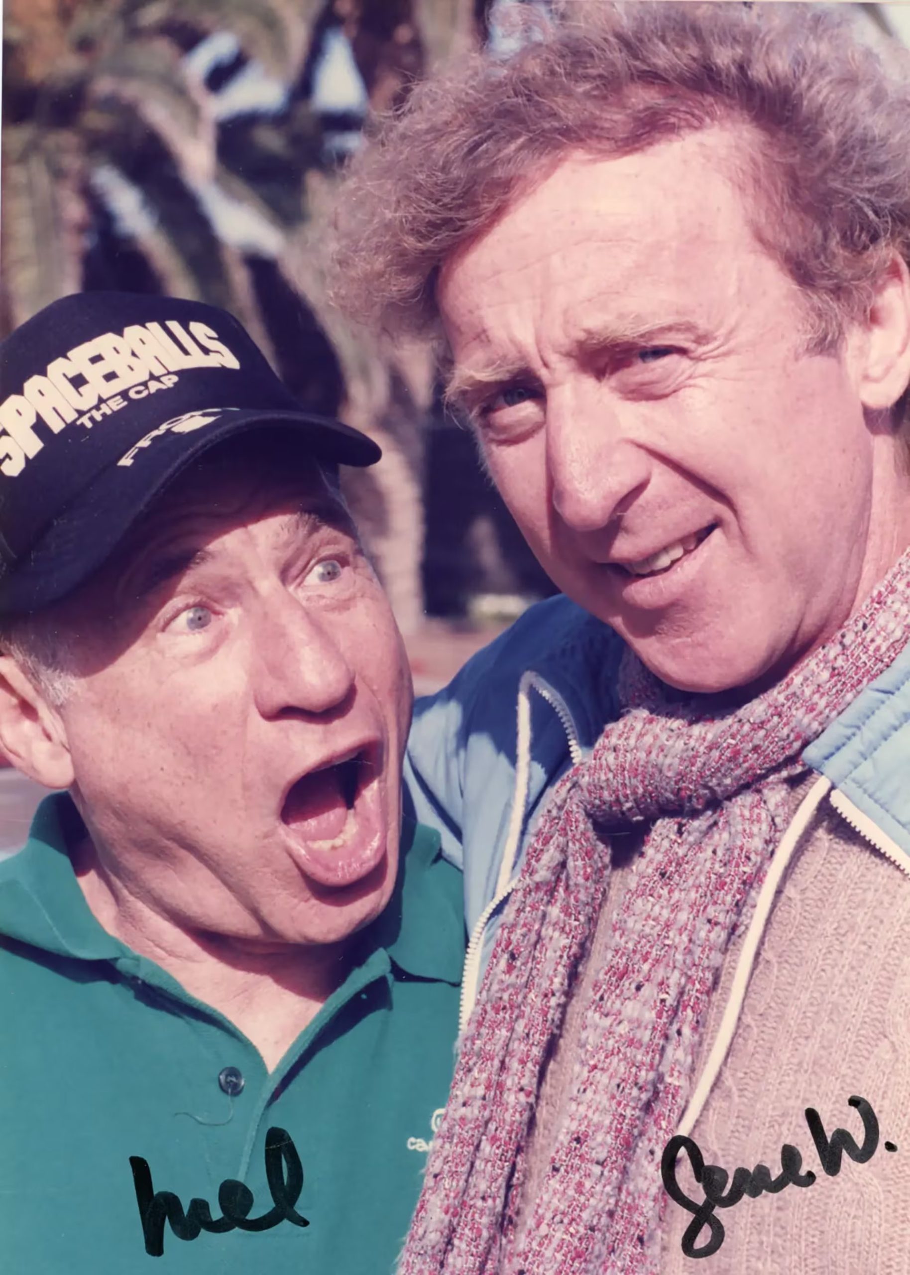 El legendario Mel Brooks posa junto a su colaborador Gene Wilder en una imagen memorable, en el marco de la donación de los archivos de Brooks al National Comedy Center (Crédito: The New York Times)