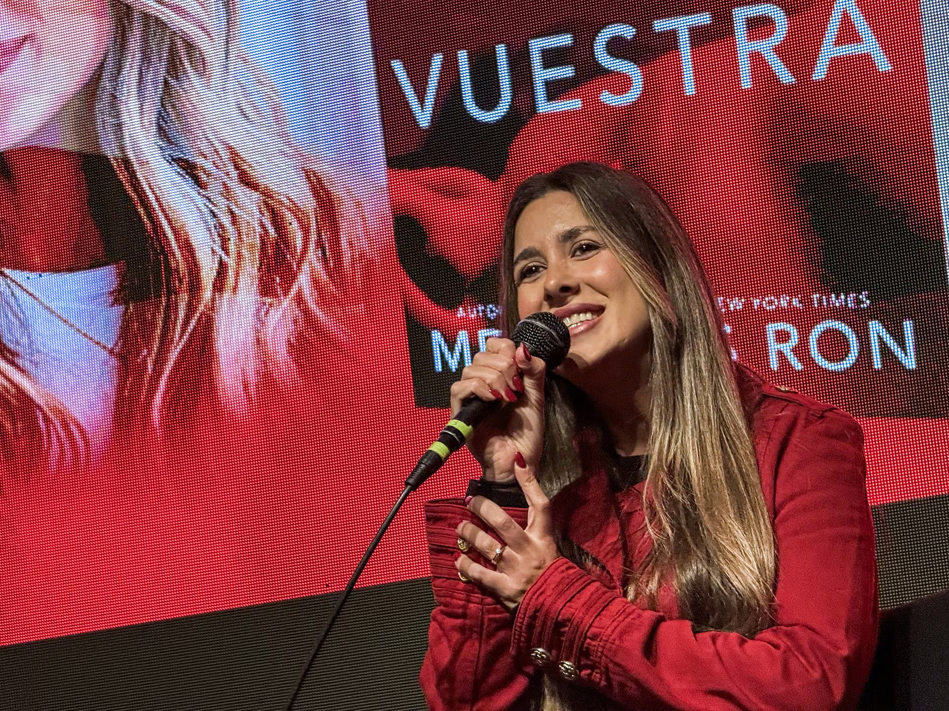 El fenómeno literario de Mercedes Ron suma millones de ejemplares vendidos y adaptaciones cinematográficas