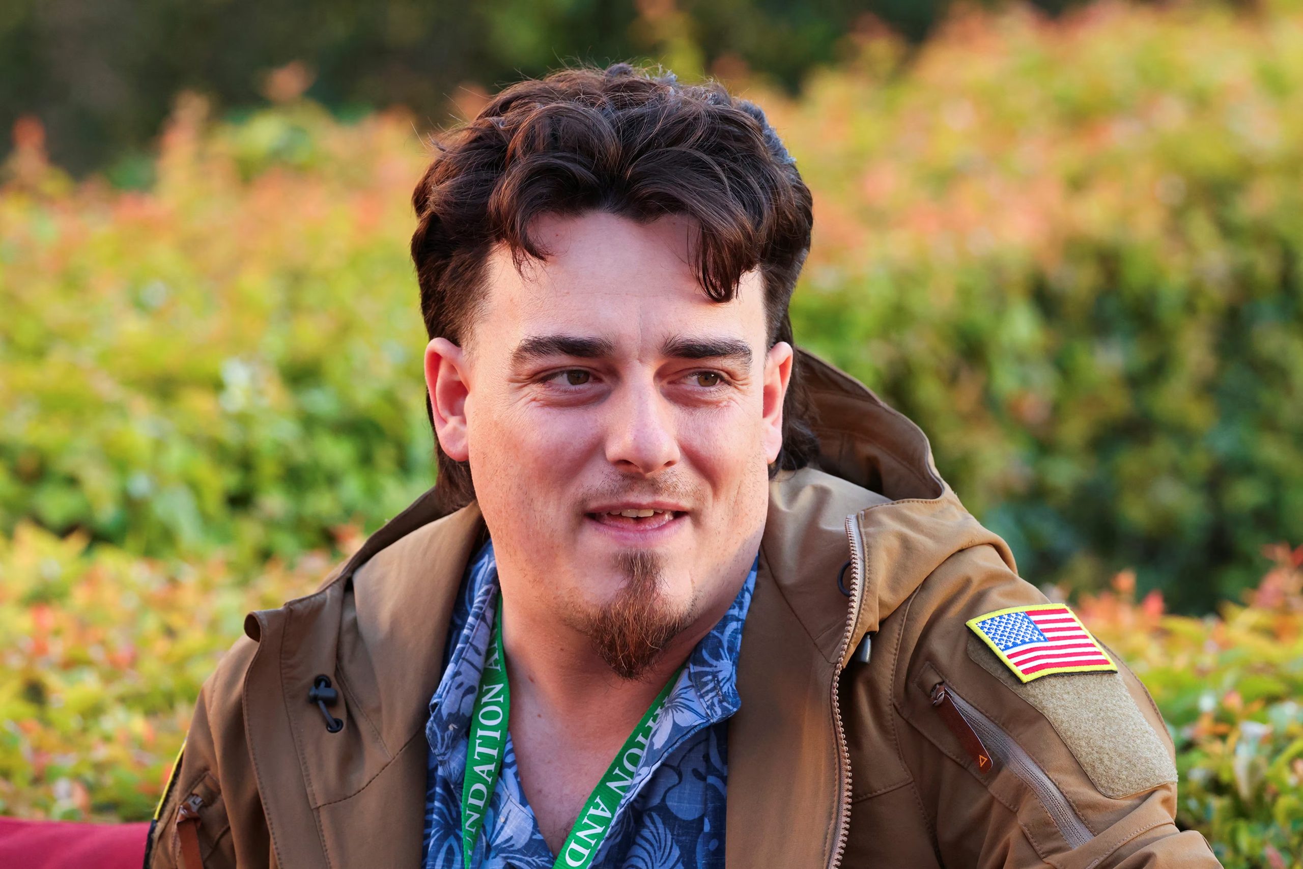 Anduril, fundada por Palmer Luckey, lidera el cambio en la industria militar al ofrecer misiles más rápidos y económicos que los grandes contratistas tradicionales (REUTERS/Jonathan Alcorn)
