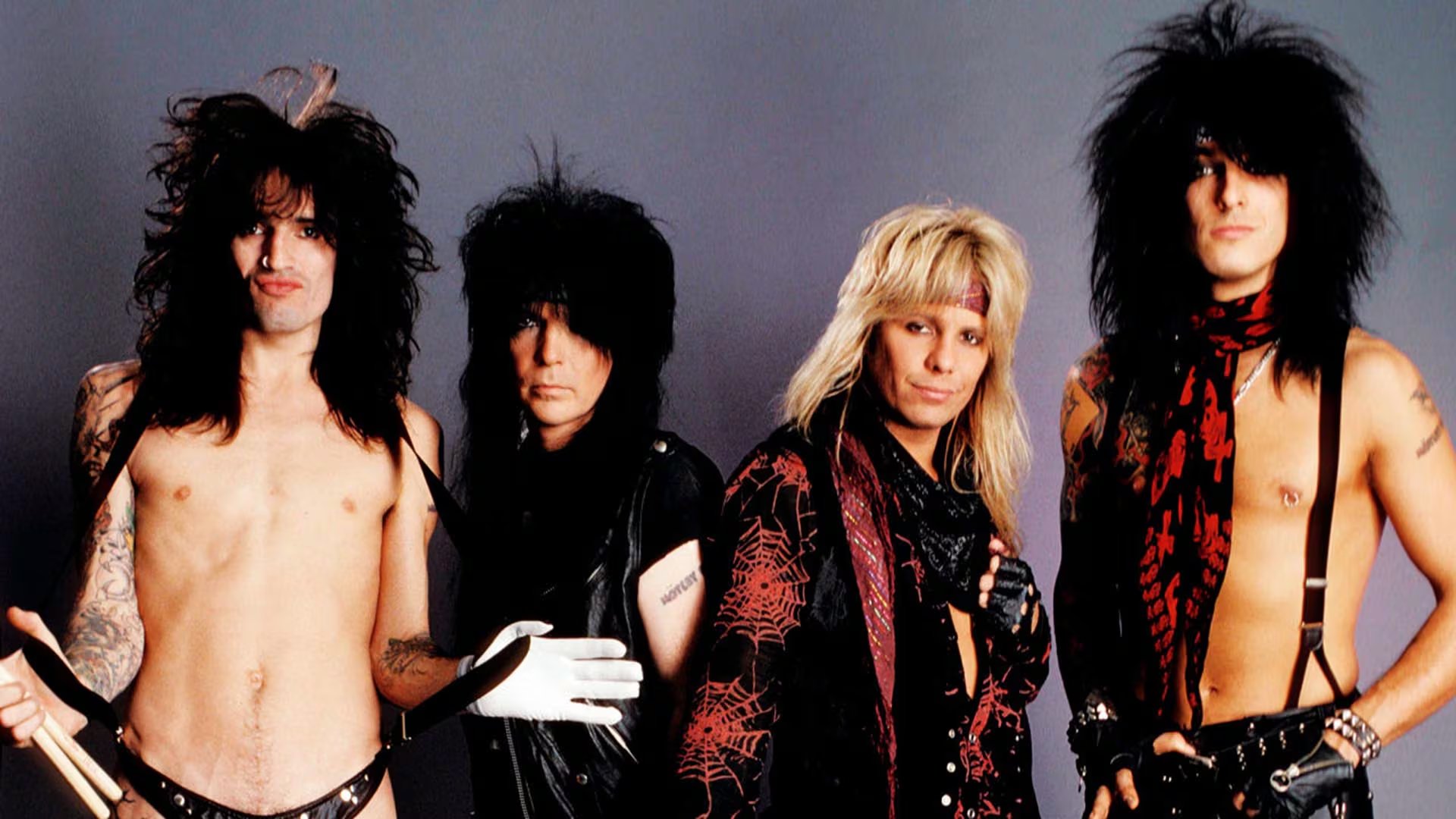 La banda atraviesa un momento de actividad intensa: en 2026 realiza su gira norteamericana The Return of the Carnival of Sins, que celebra el 45 aniversario del grupo. (Mötley Crüe)