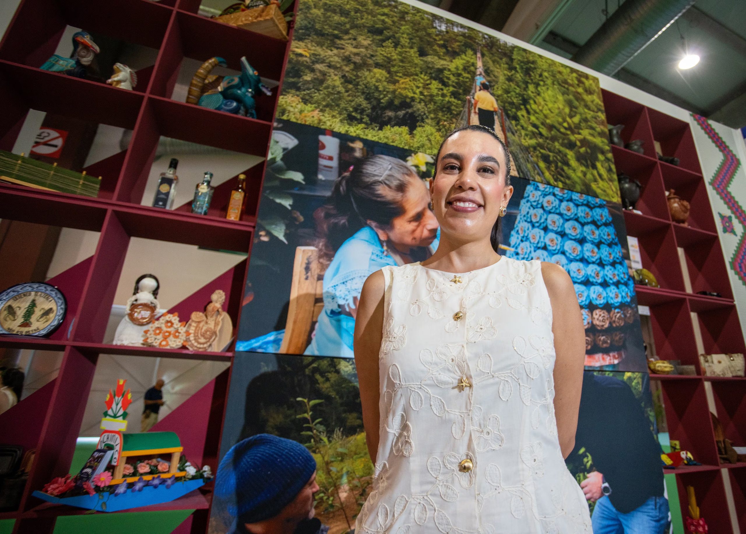 La secretaria de Turismo de México, Josefina Rodríguez Zamora, posa durante una entrevista con EFE este miércoles, en Acapulco (México). EFE/ David Guzmán