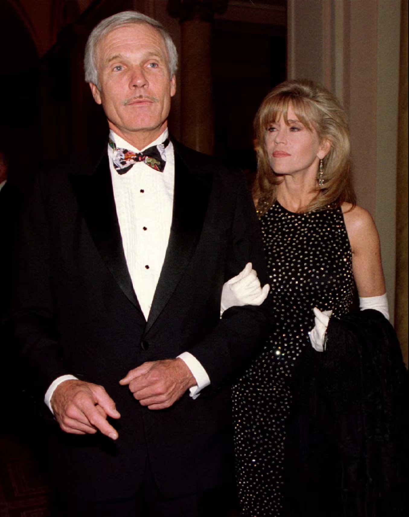 Ted Turner, el innovador de los medios fallecido a los 87 años, junto a su entonces esposa, la actriz Jane Fonda, en Nueva York. Turner y Fonda fueron una de las parejas más célebres de EE. UU. (Archivo)