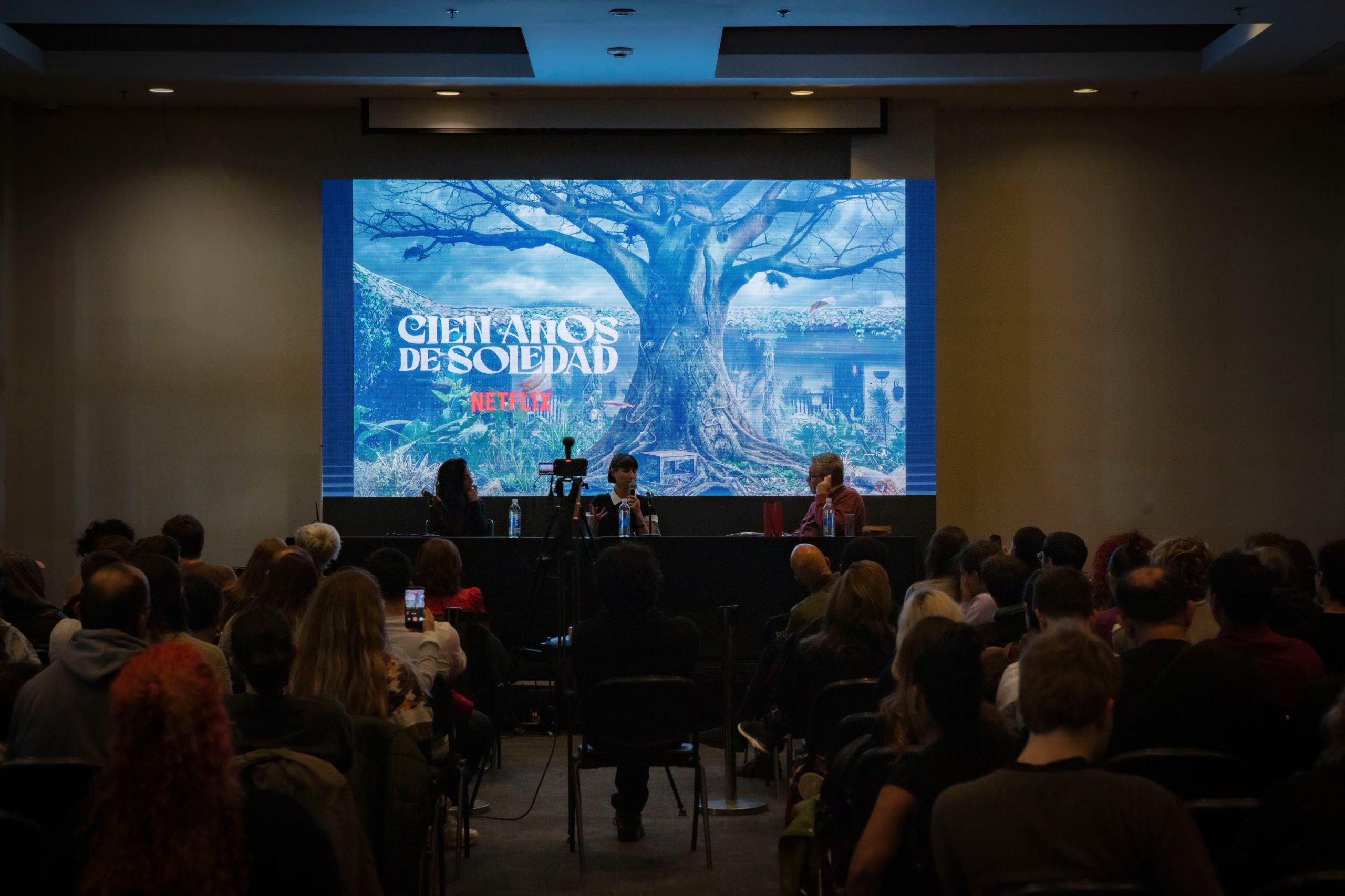 La segunda parte abarca el ciclo final de los Buendía, un guion adaptado por Ariel Dorfman y la colaboración de Carlos Moreno en la dirección, en una coproducción junto a la familia García Márquez - crédito Netflix
