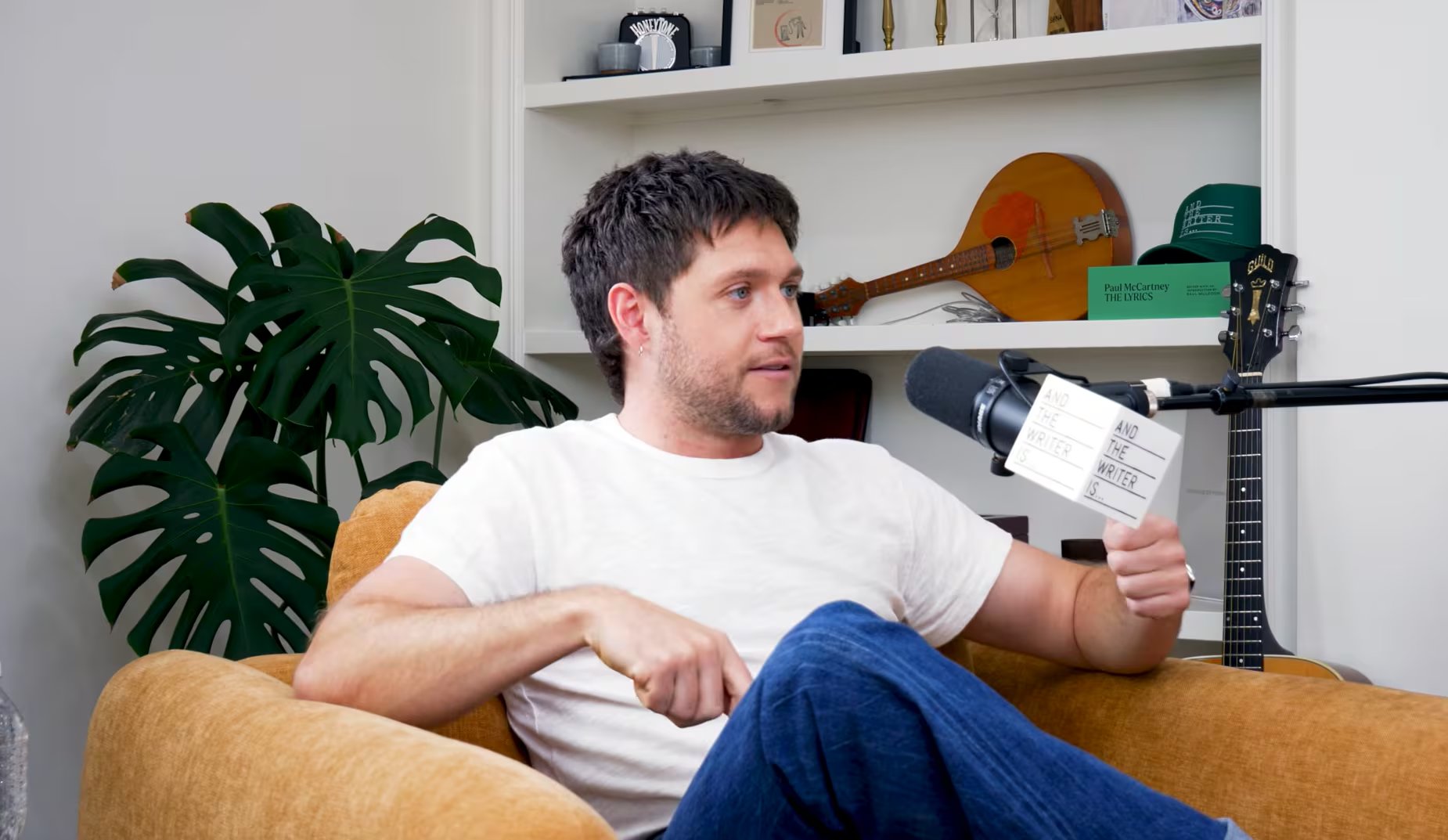 Horan abordó las dificultades emocionales y la inspiración detrás de la canción 'End of an Era', dedicada a Liam Payne (Captura de video: YouTube/@andthewriteris)