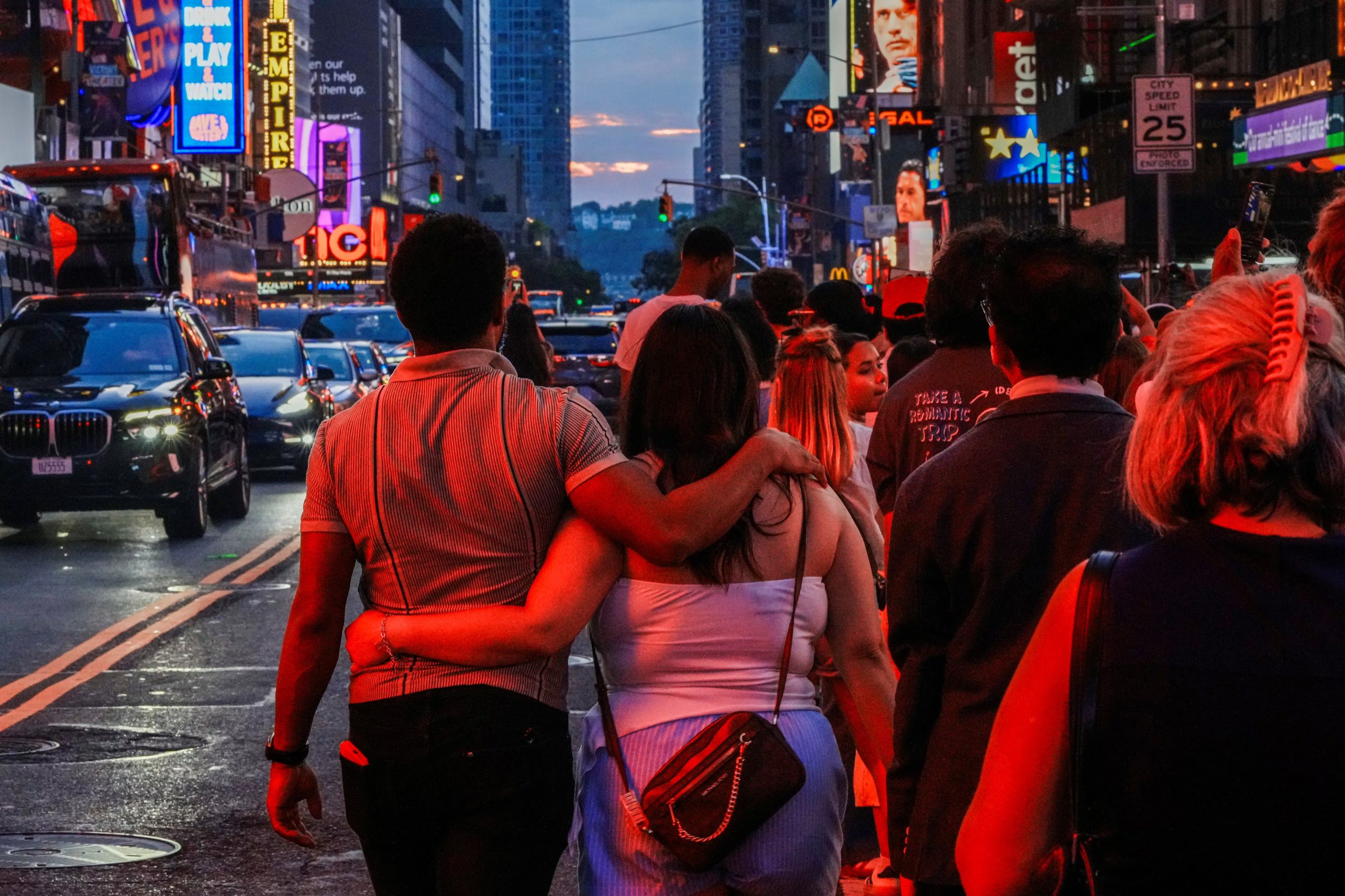 El fenómeno geométrico de Manhattanhenge ocurre por la inclinación de 29 grados de la cuadrícula urbana respecto del eje este-oeste (REUTERS/Eduardo Muñoz)