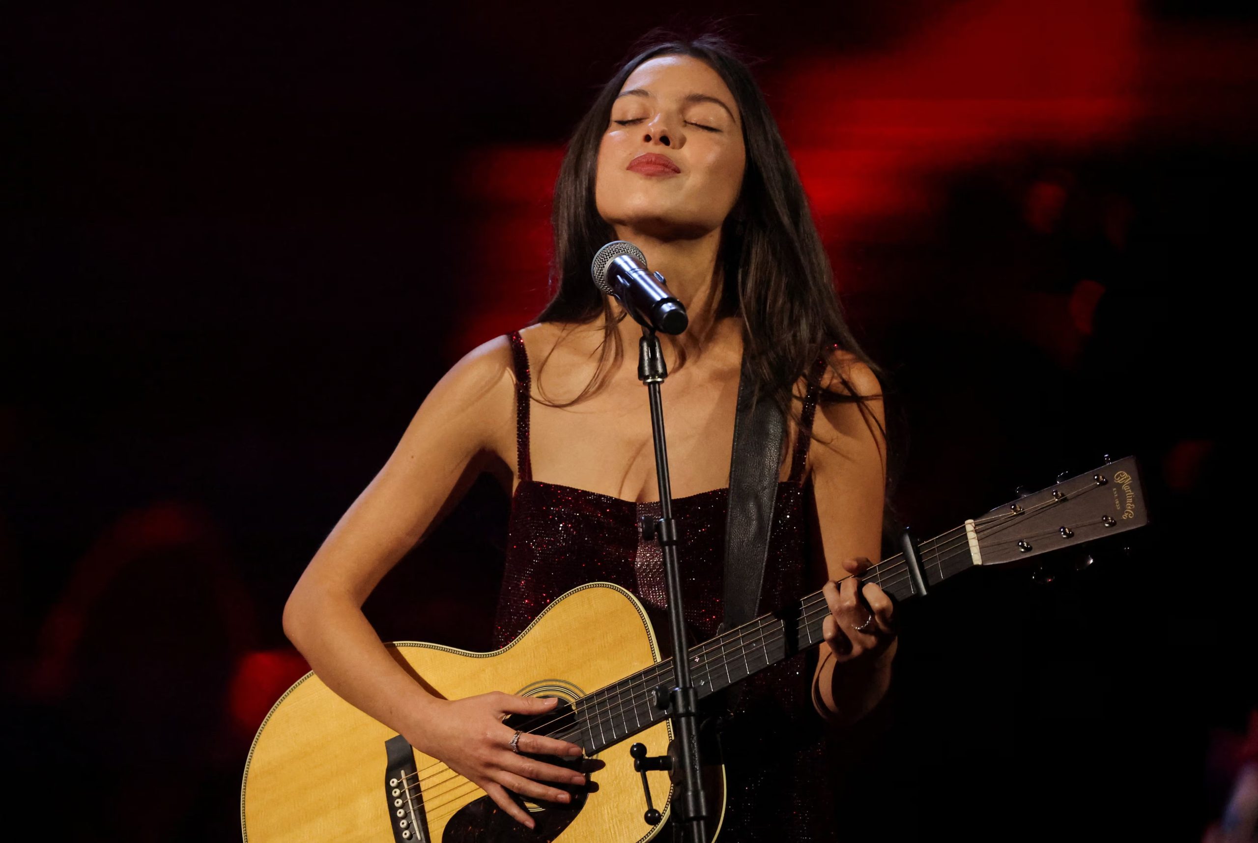 Olivia Rodrigo afirmó que nunca ha revelado sobre quién escribe sus canciones y no planea hacerlo en el futuro (REUTERS/Mario Anzuoni)