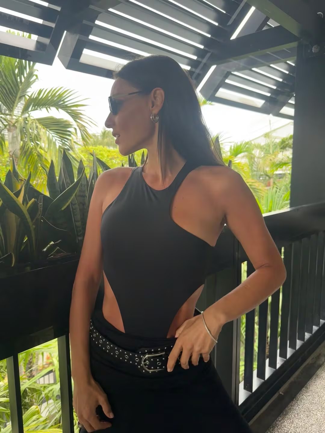 Pampita disfruta de un elegante descanso en Miami, luciendo un atuendo sofisticado tras su reciente separación de Martín Pepa.