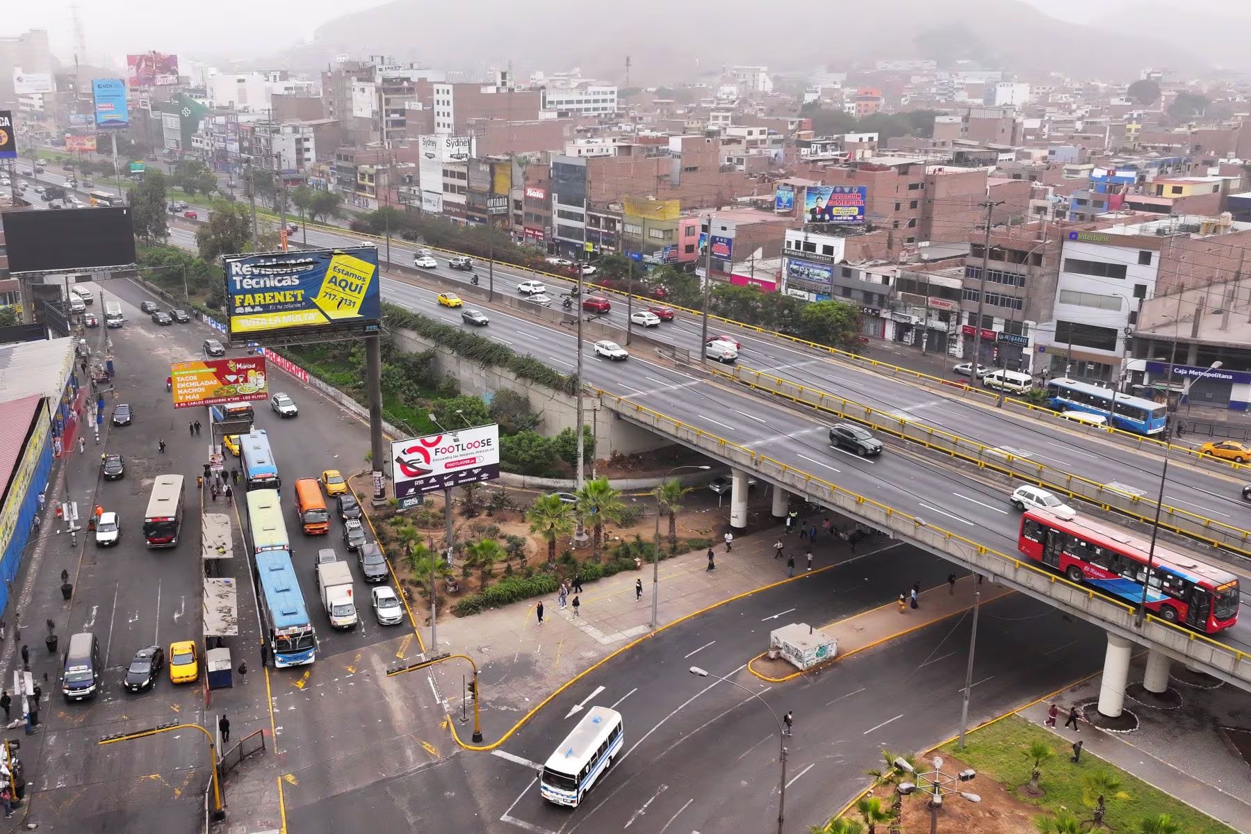 El paro indefinido contará con la participación de transportistas de Cusco, Ica, Arequipa y Piura, en rechazo al alza de combustibles y la violencia.