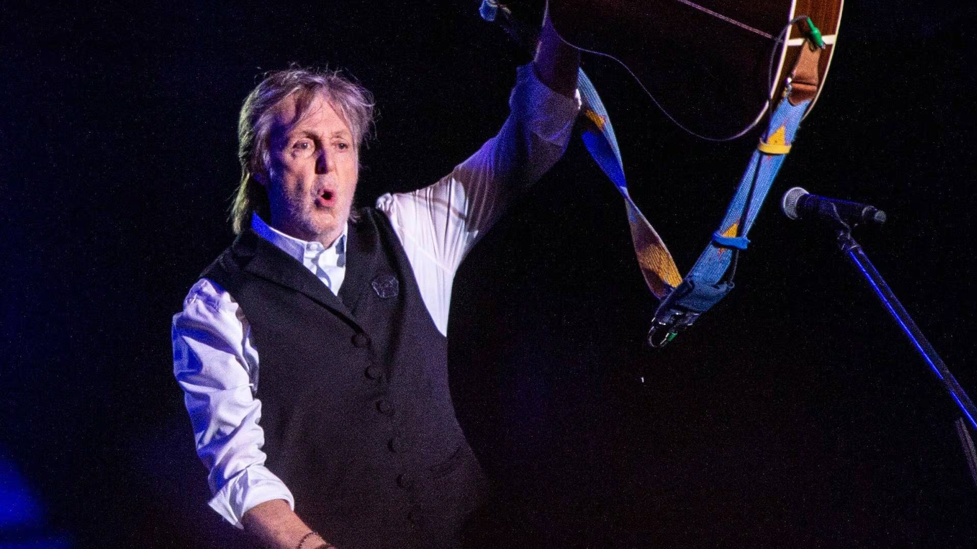 La carrera del icónico cantante dio un vuelo este 2026 con su incursión en los live streams. (Joel C Ryan/Invision/AP)