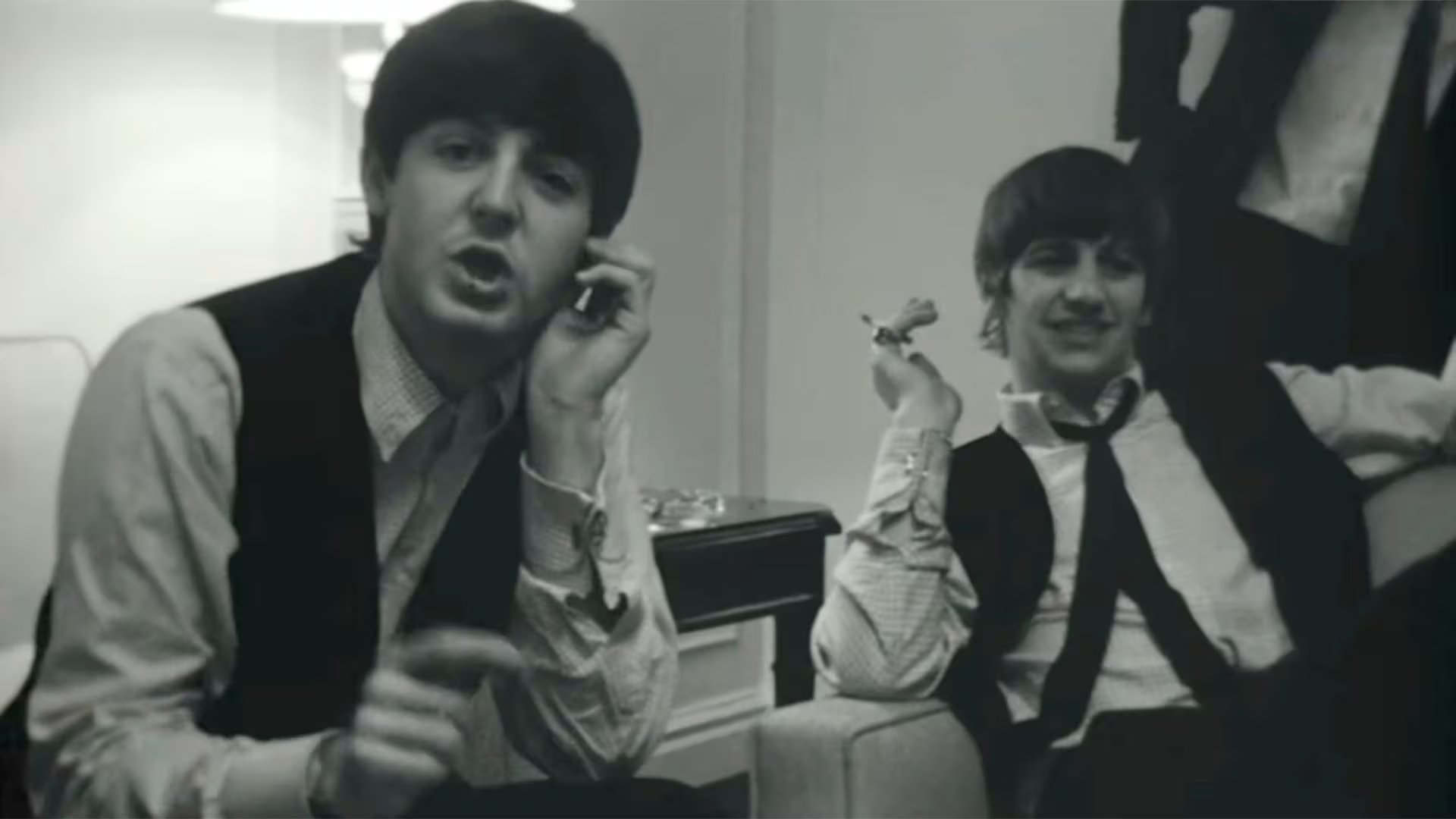 La letra de la canción hace referencia a los barrios humildes de Liverpool donde McCartney y Starr crecieron (Captura de video)