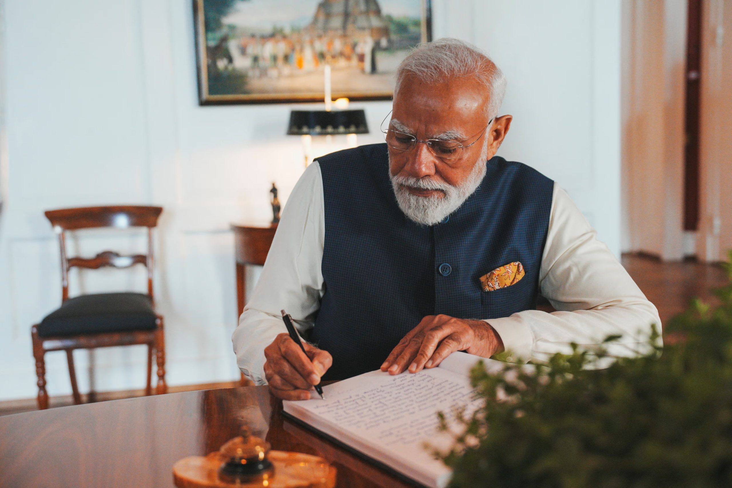 Narendra Modi conduce un país donde la edad mediana de la población subió seis años en apenas tres décadas. (REUTERS)