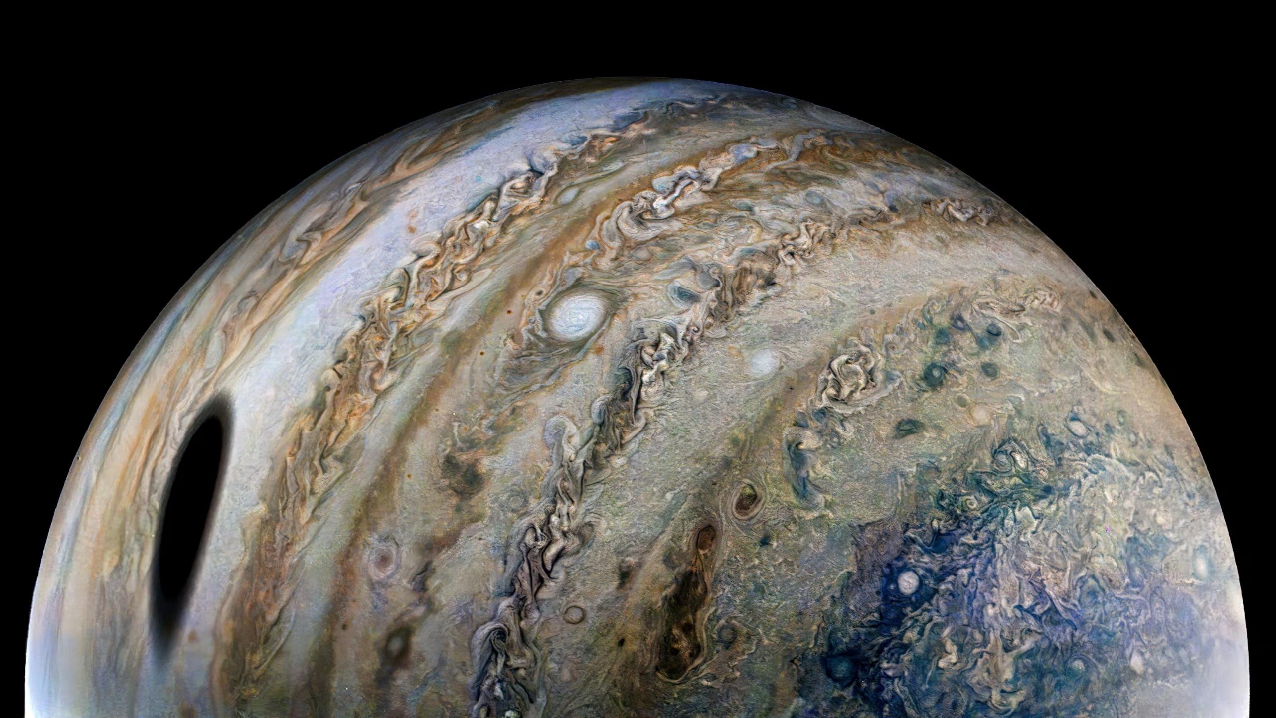 Los relámpagos en Júpiter ofrecen pistas sobre la convección y el transporte de calor en atmósferas planetarias extremas (NASA)
