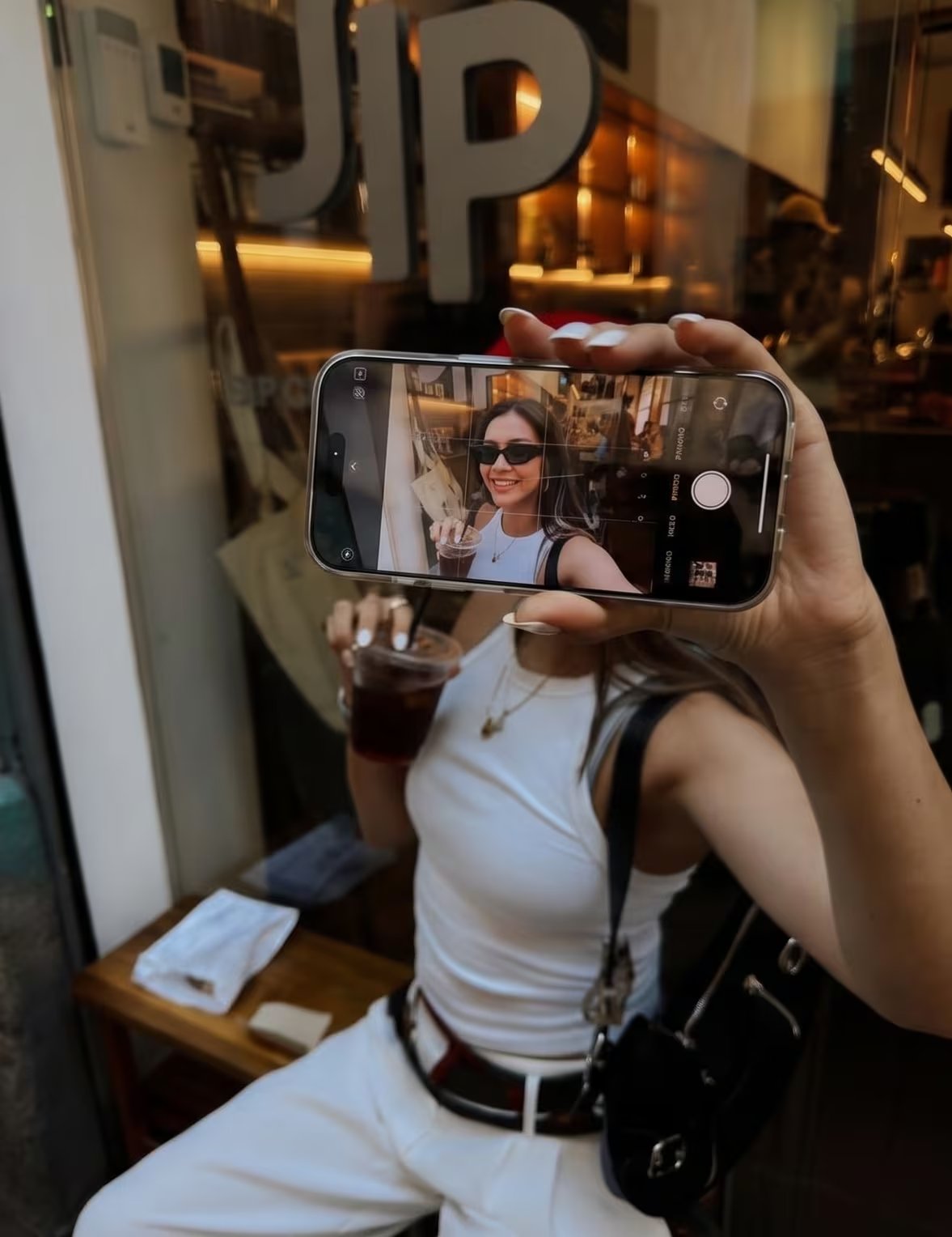 Los filtros digitales pueden distorsionar la imagen personal y la autoestima. (Imagen Ilustrativa Infobae)