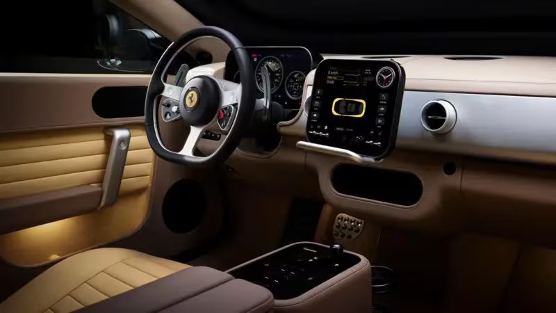 El interior del Ferrari Luce revela una transformación profunda en la identidad visual y funcional de la marca. 

(Ferrari)