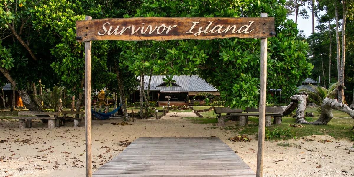 La transformación pos-Survivor impulsó el desarrollo económico de Pulau Tiga, que hoy ofrece turismo ecológico y baños de lodo volcánico (Imagen Ilustrativa Infobae)
