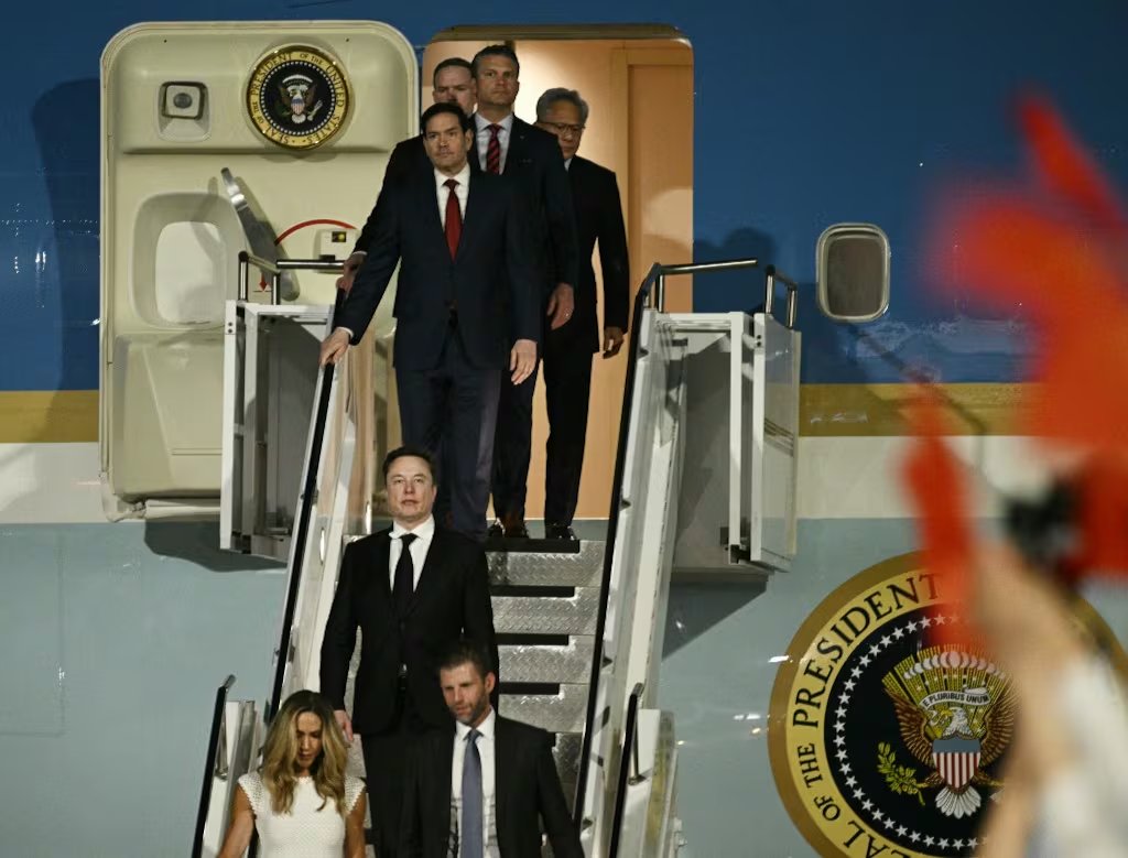 Trump viaja acompañado de ejecutivos de gigantes tecnológicos y financieros estadounidenses para negociar una mayor apertura económica de China.