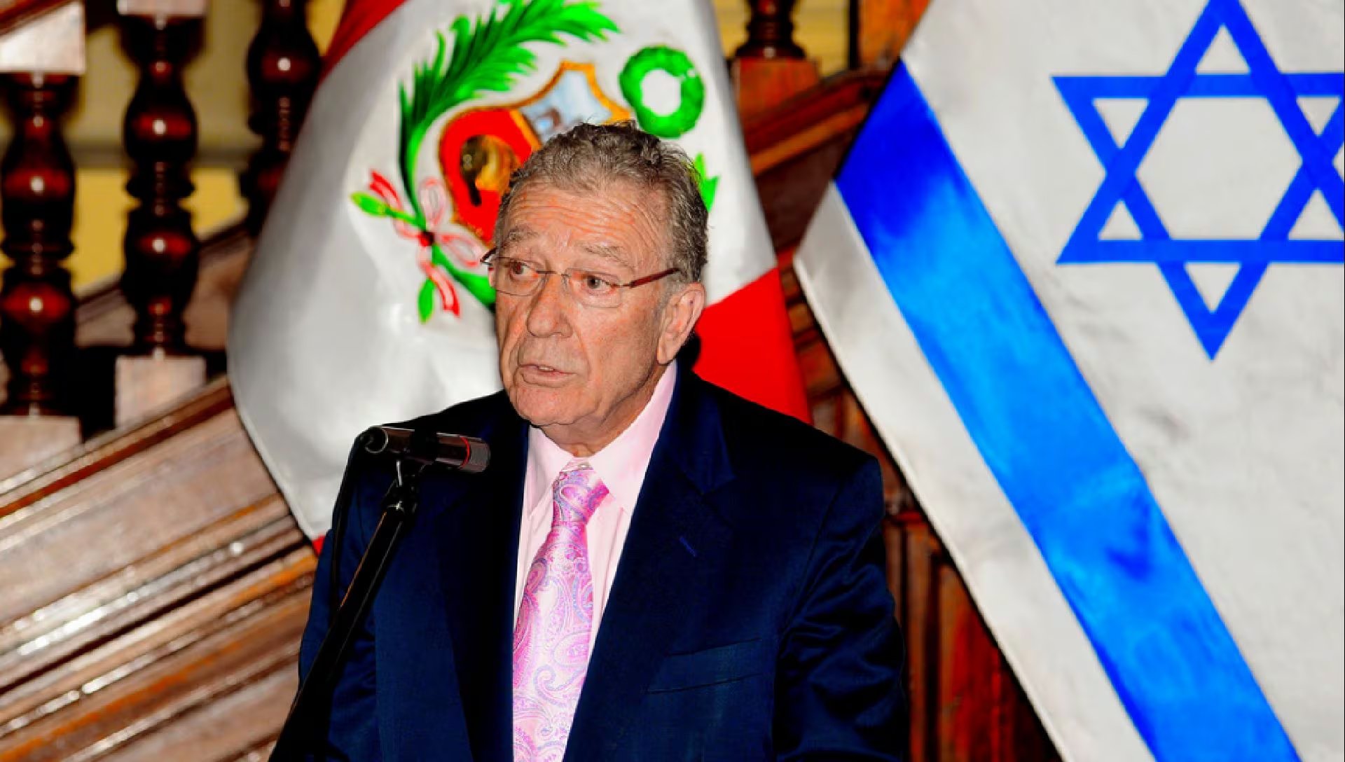 Desde sus orígenes en Chongoyape, Waisman forjó una trayectoria que combinó industria y servicio público, hasta convertirse en vicepresidente del Perú. (Congreso de la República del Perú)