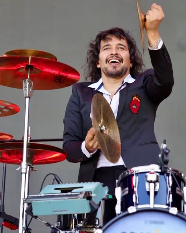 Elohim Corona forjó su carrera como baterista desde la infancia bajo la influencia de su padre y la agrupación ISIS en la Ciudad de México (IG)
