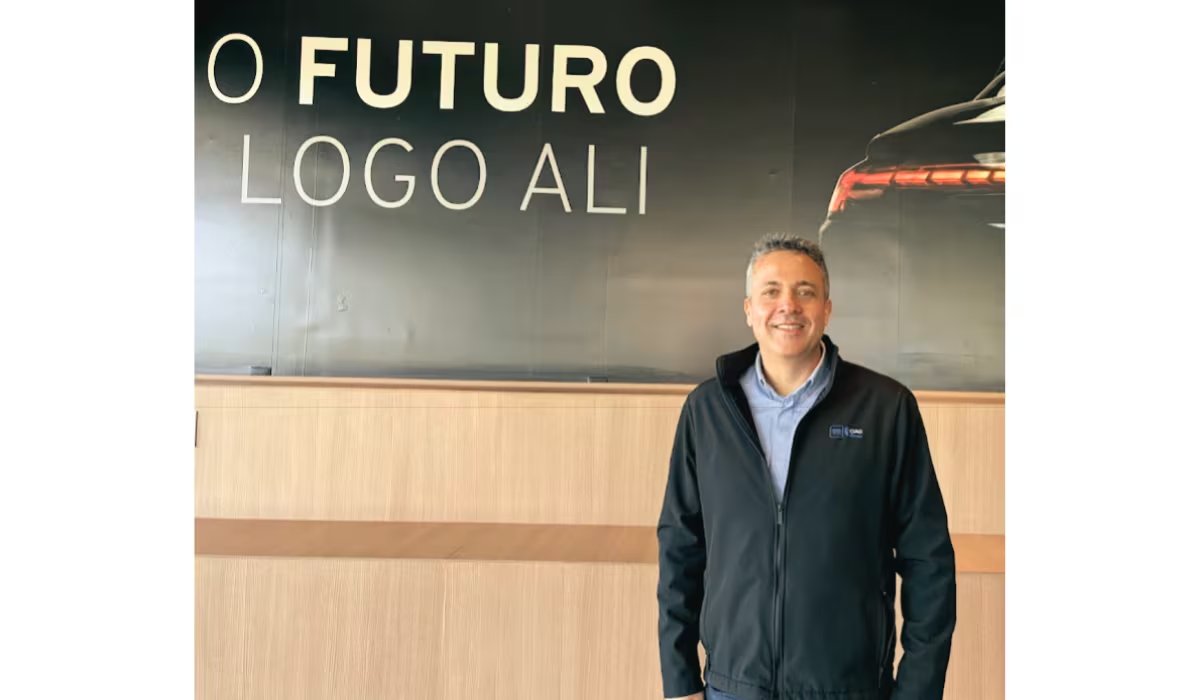 Según Ricardo Urbano, el uso de herramientas internas como Glim permite al equipo de liderazgo agilizar la toma de decisiones críticas mediante el análisis de datos en tiempo real.