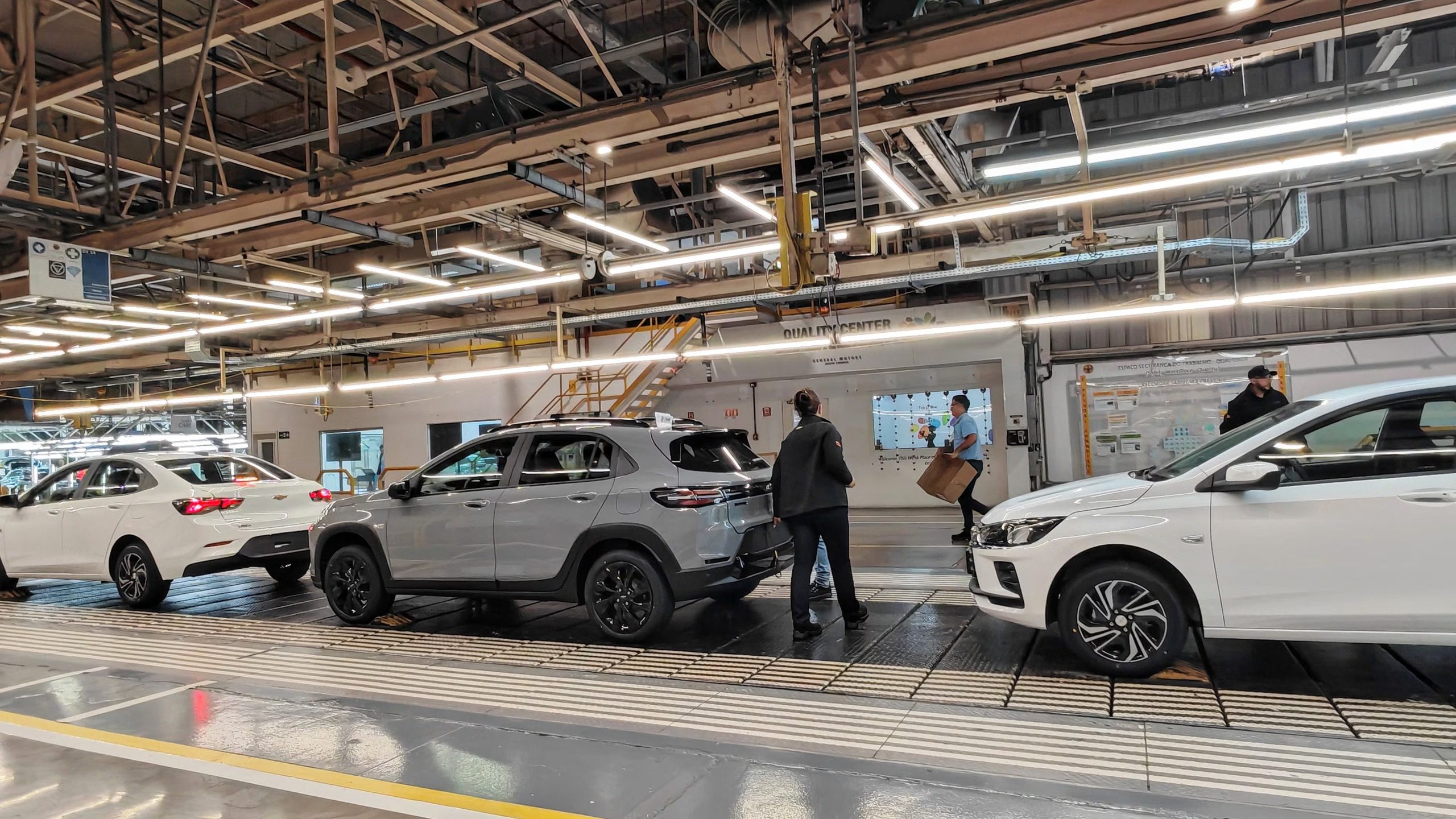 La transformación digital que está redefiniendo el futuro automotriz de la región, debe estar supervisada por humanos siempre.