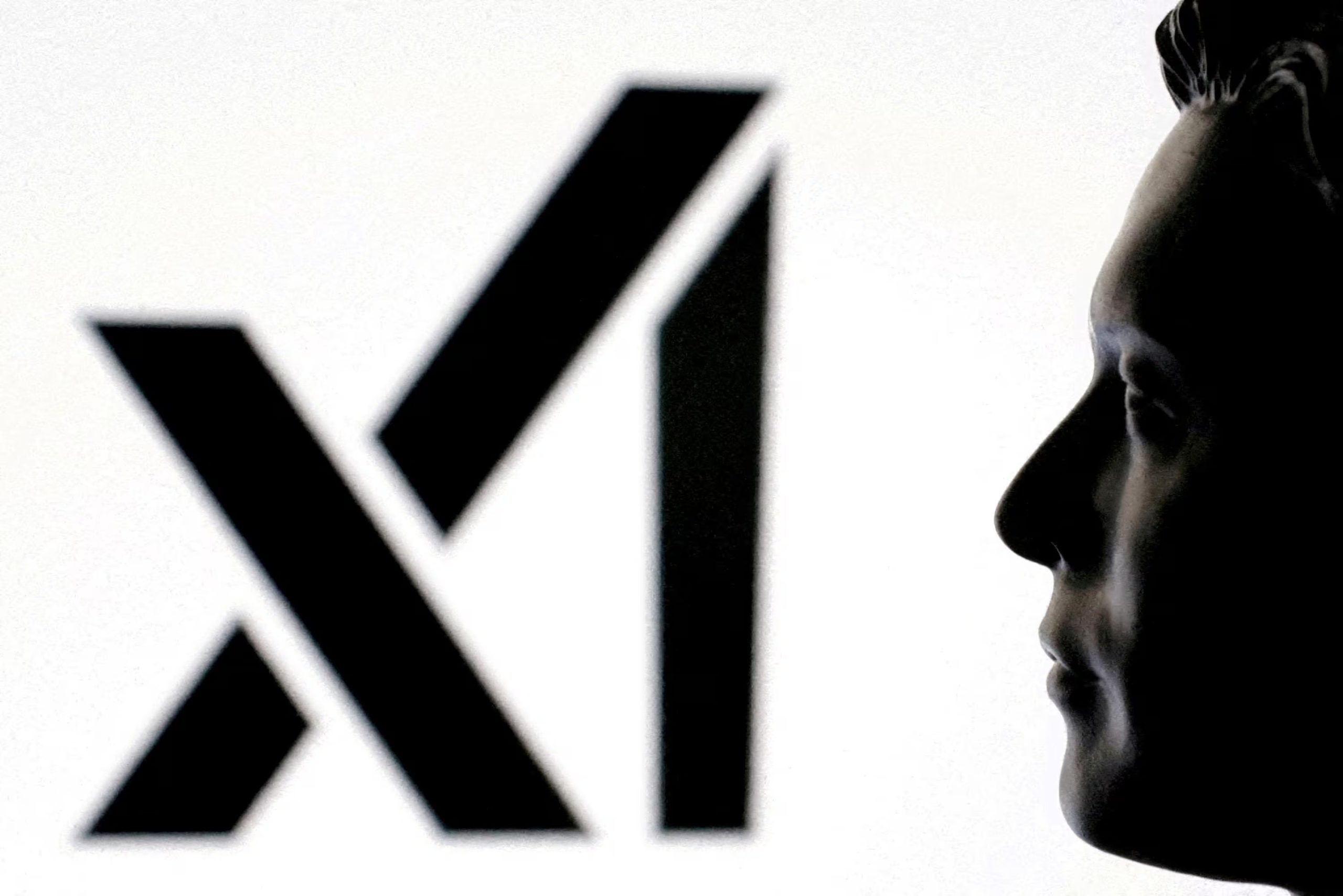 Tras dejar OpenAI, Elon Musk fundó nuevas iniciativas de inteligencia artificial, como su startup xAI y proyectos en Tesla. (Reuters)