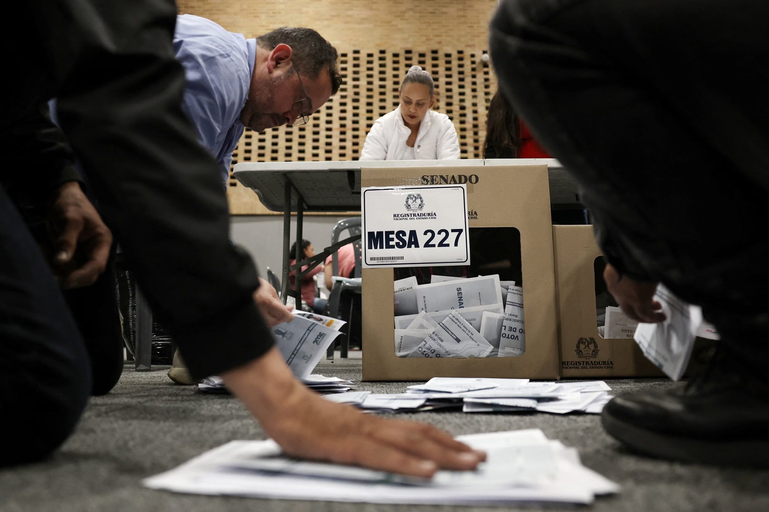 Las largas filas registradas en algunos puntos de votación en Estados Unidos obedecen a picos de afluencia y no a fallas estructurales del proceso electoral | REUTERS/Luisa González