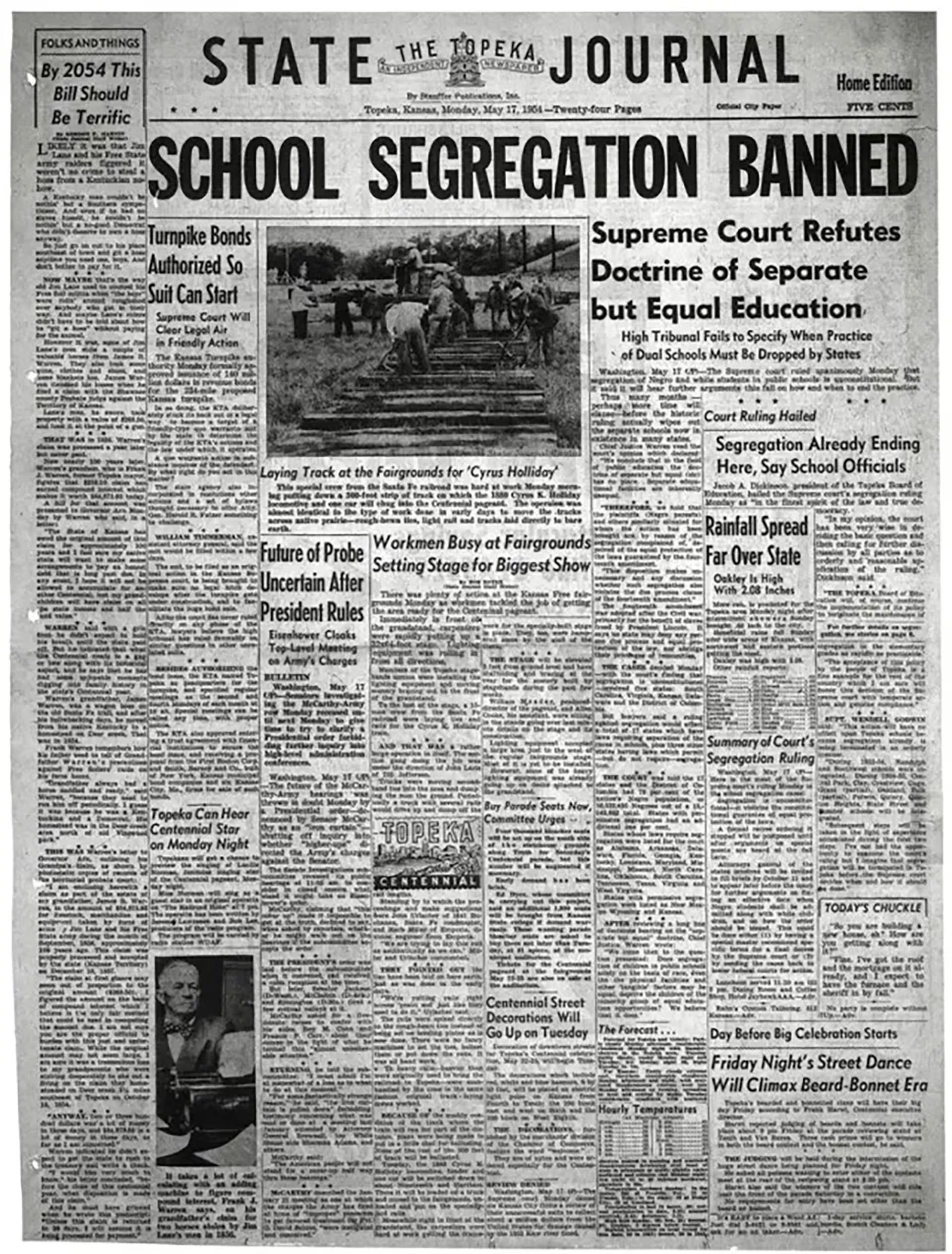 Portada del Topeka State Journal (17/5/1954) sobre el fallo que declaró inconstitucional la segregación escolar en EE.UU.