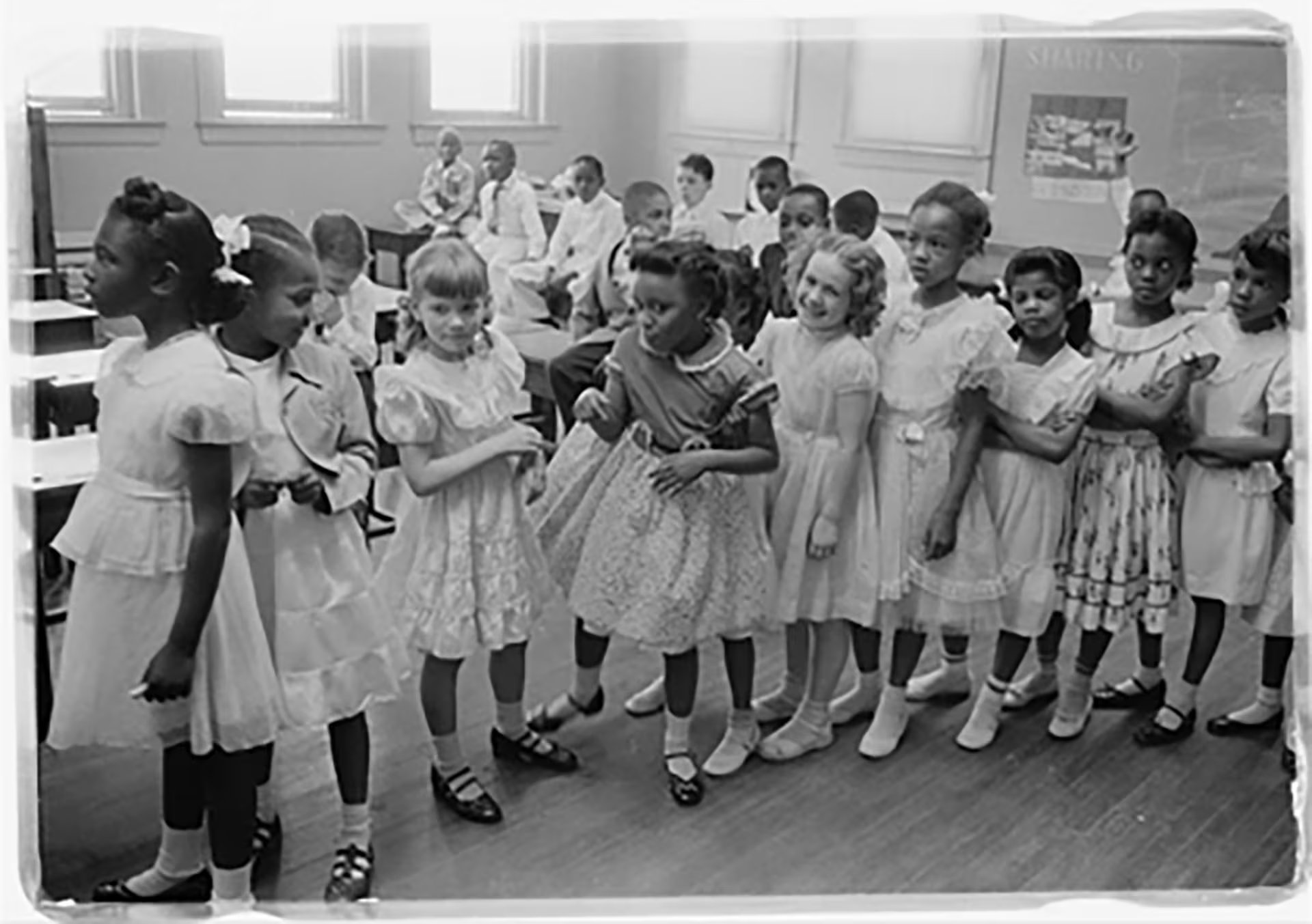 Escuela integrada en Washington D. C. (1954). La convivencia en el aula materializó el fin de la doctrina 