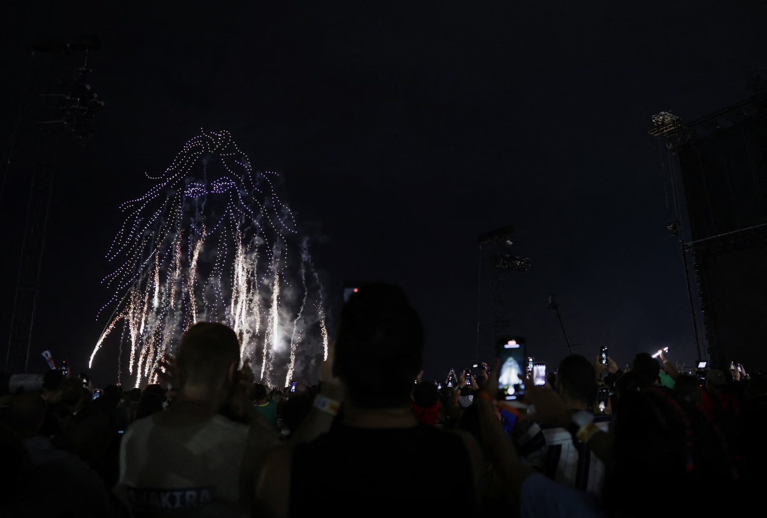 People attend Shakira's open concert at Copacabana beach in Rio de Janeiro, Brazil, May 2, 2026. REUTERS/Ricardo Moraes