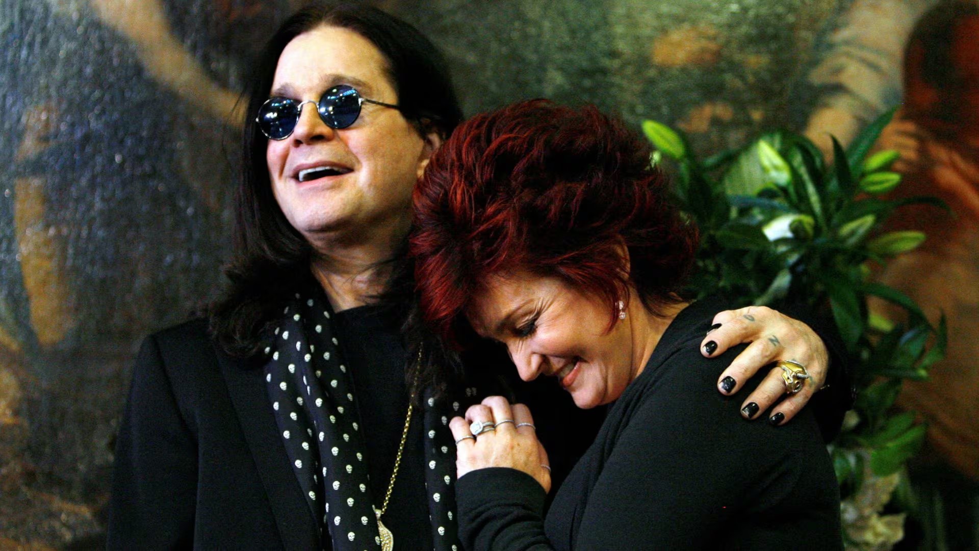 Sharon Osbourne utilizó métodos poco convencionales para frenar el consumo de sustancias de Ozzy, incluyendo contaminar drogas con heces (REUTERS/Mario Anzuoni)