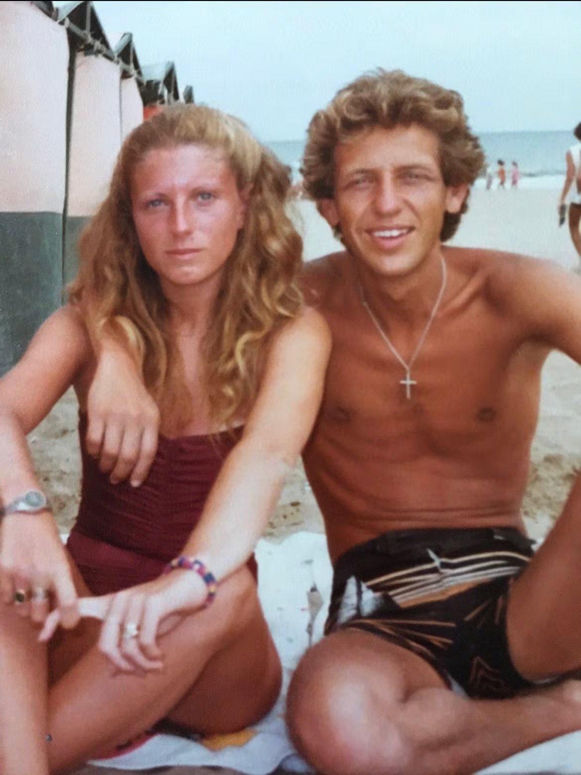 Novios desde los 15 y 17 años estuvieron toda la vida juntos