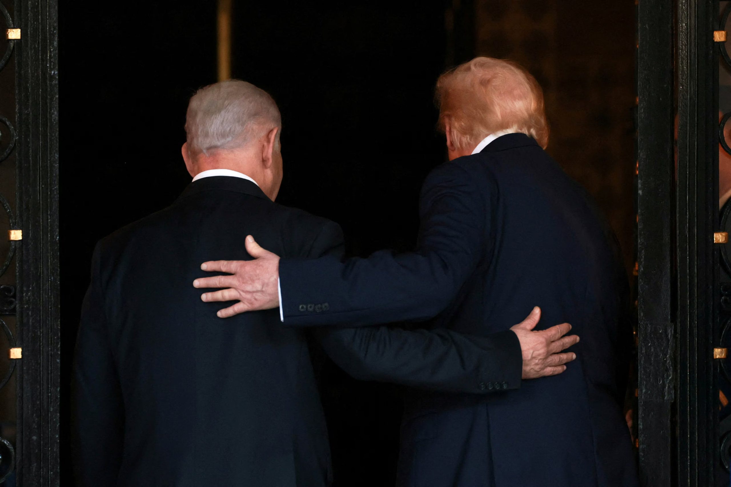 Benjamín Netanyahu y Donald Trump durante un encuentro oficial en Mar -a- Lago, (Miami, Florida)