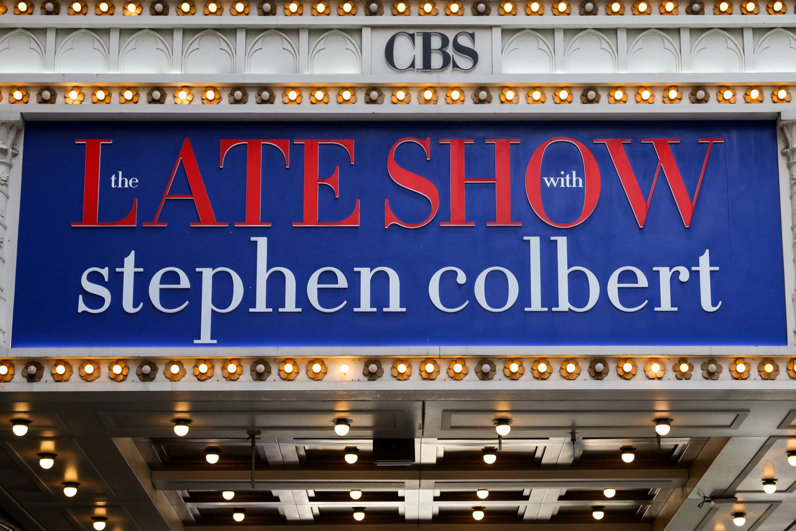 Byron Allen y Comics Unleashed reemplazarán a Stephen Colbert en el histórico horario nocturno del Teatro Ed Sullivan de Nueva York (REUTERS)