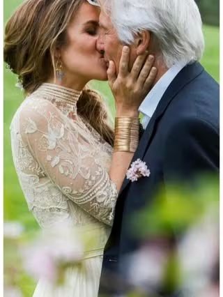 El mensaje de aniversario refuerza la idea de un amor que trasciende el tiempo.(Instagram)
