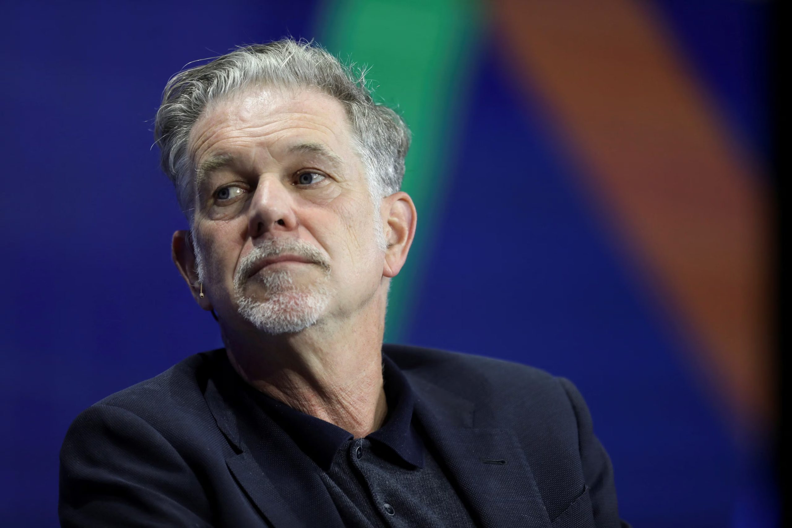 Las transiciones de liderazgo en Apple y Netflix evitaron conflictos internos y preservaron la cultura corporativa, convirtiéndose en un ejemplo de buena gobernanza empresarial (REUTERS/David Swanson/Foto de archivo)